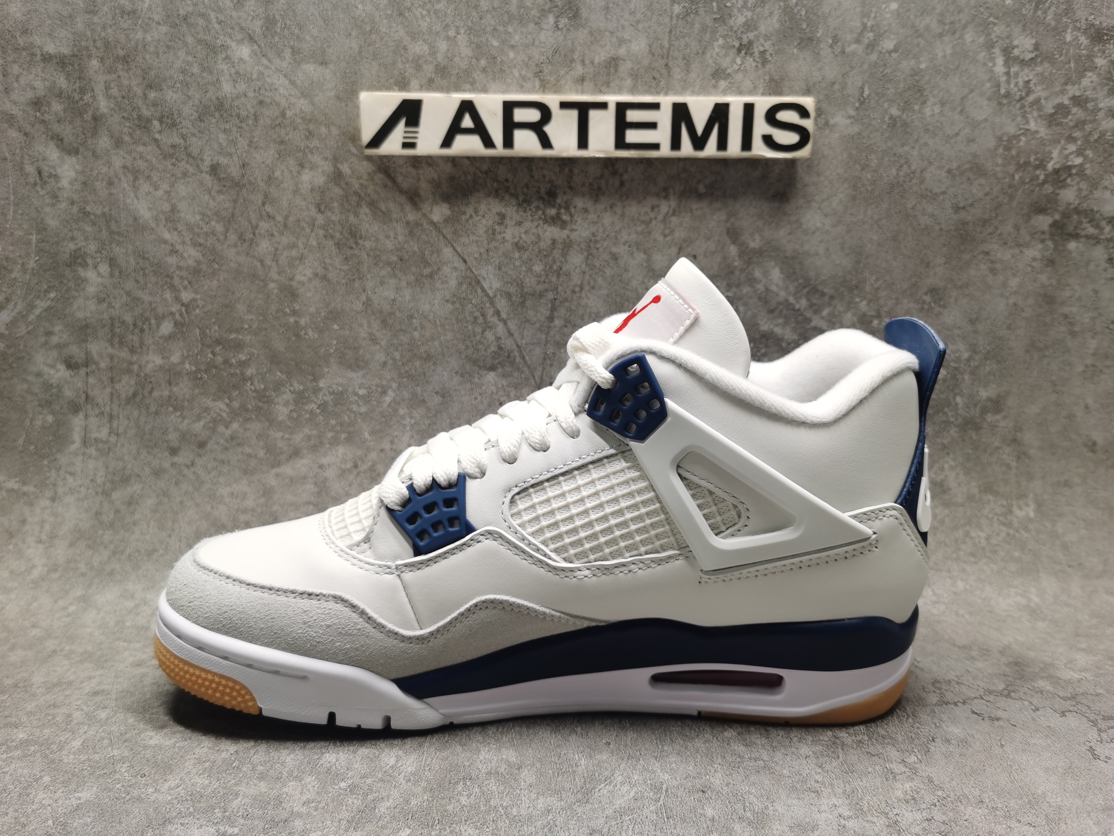 UA Air Jordan 4 Retro