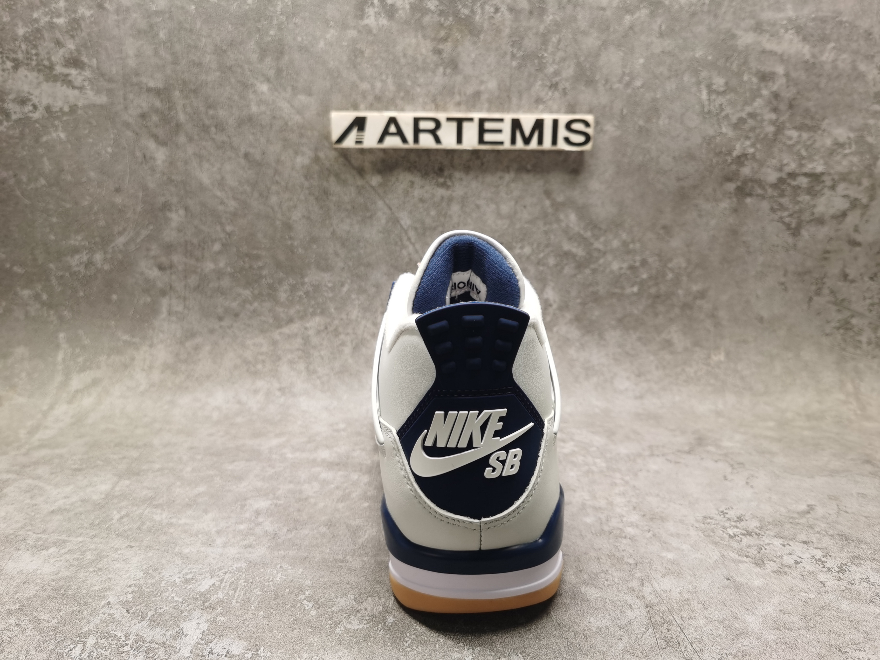 UA Air Jordan 4 Retro