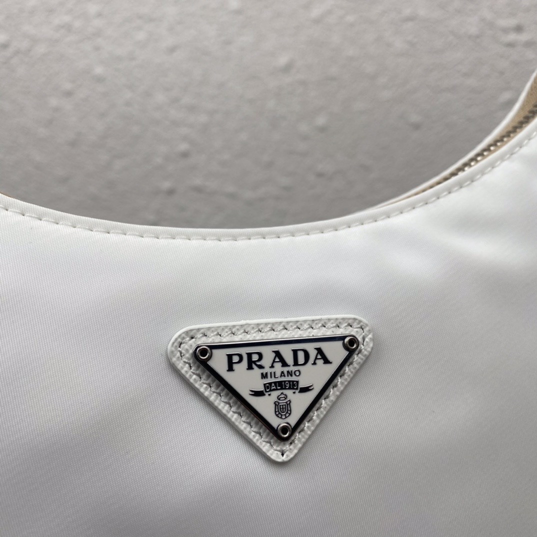 Pra*a re-edition 2005 re-nylon bag white