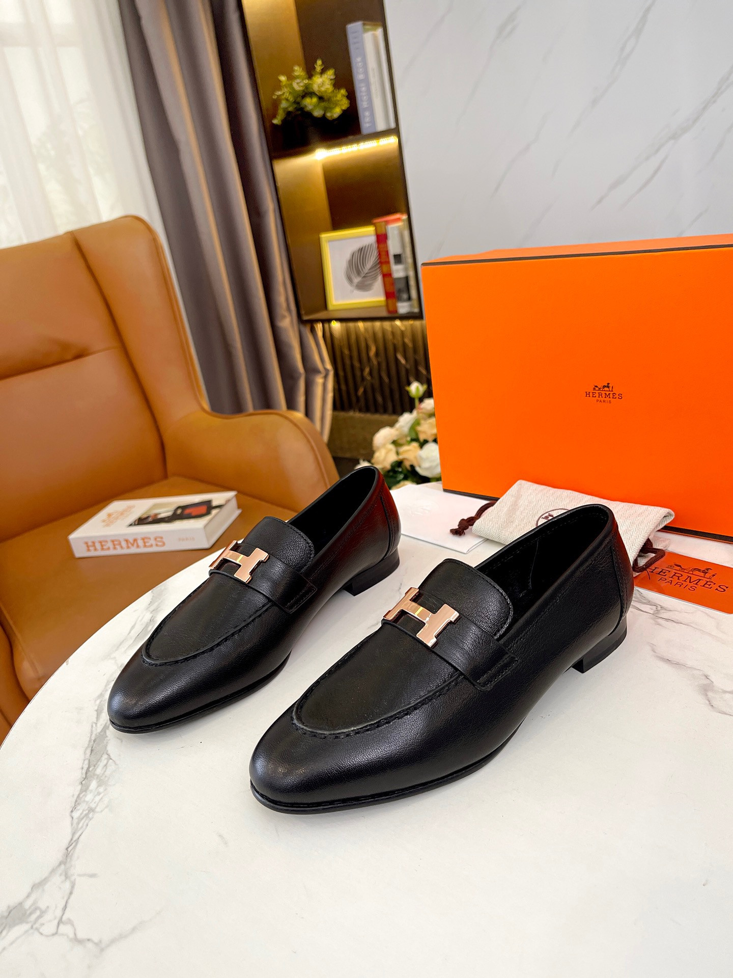 ua H**me5 paris loafer