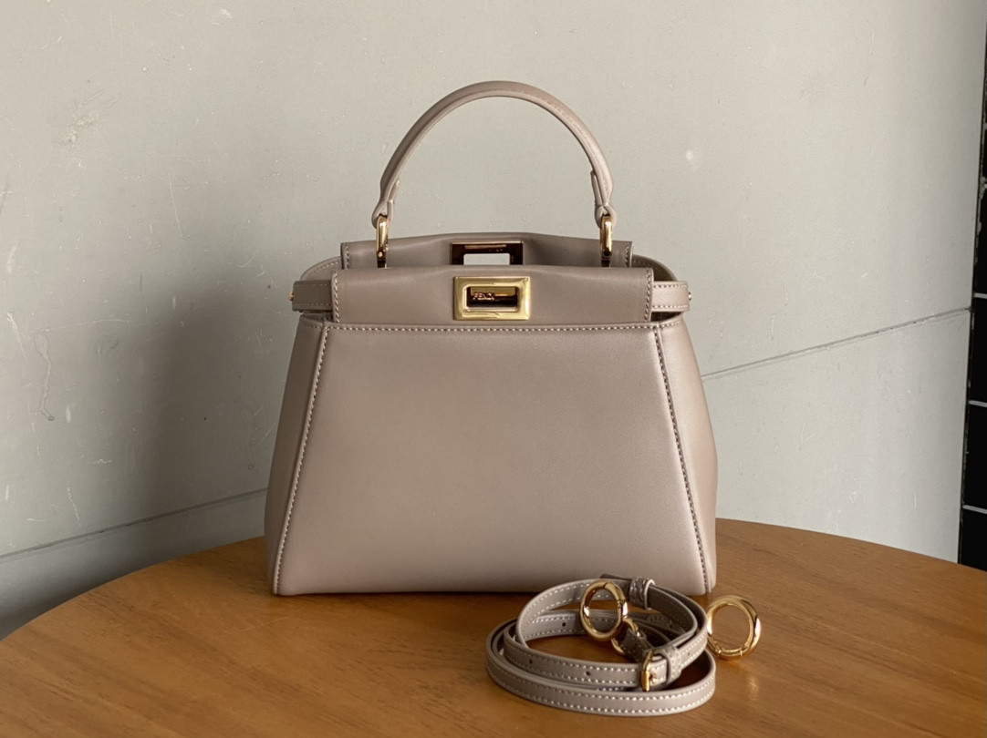 F**di 8315c peekaboo bag 23x9x20cm