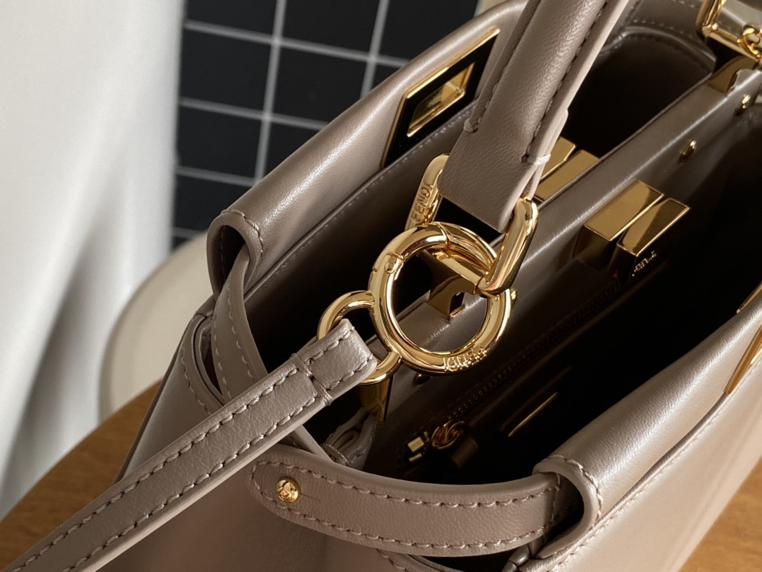 F**di 8315c peekaboo bag 23x9x20cm