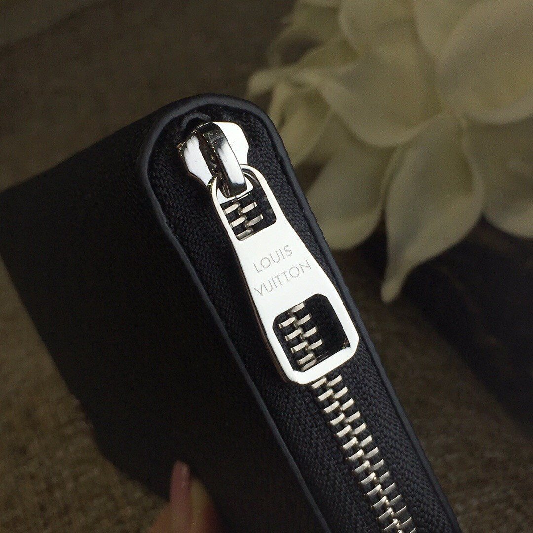 LV ZIPPY VERTICAL WALLET M30317