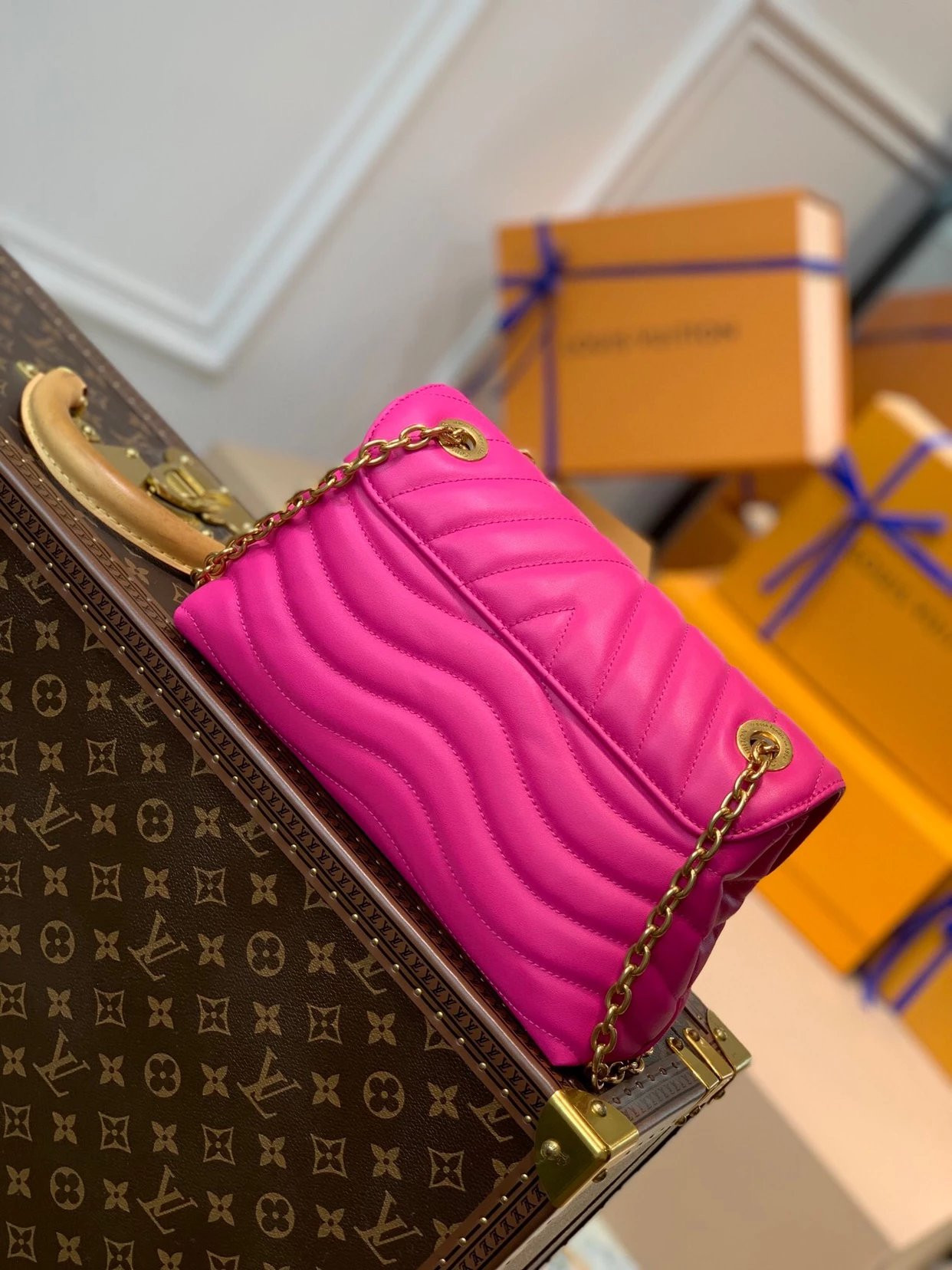 LV NEW WAVE CHAIN BAG M58553