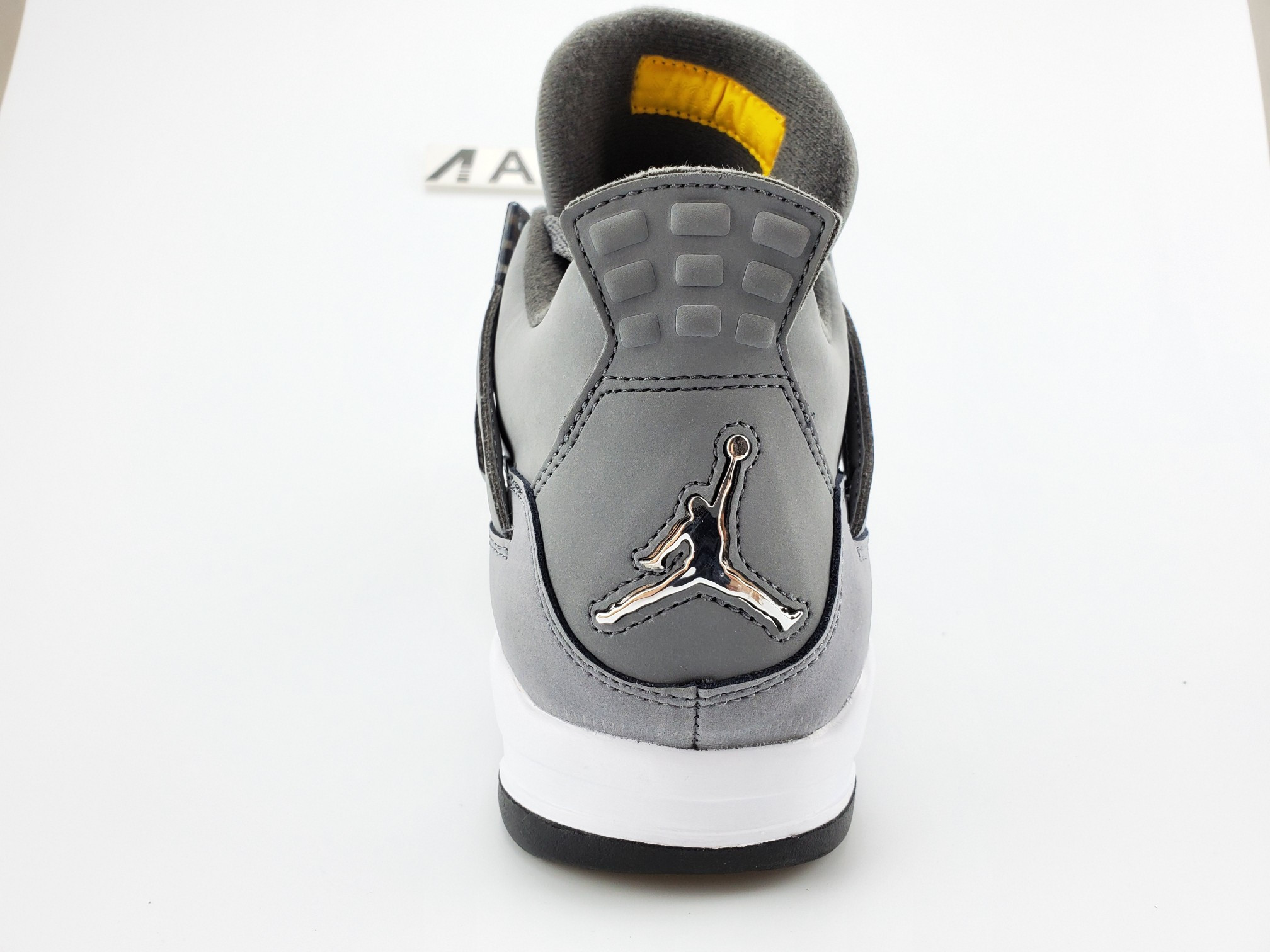 Jordan 4 Retro Cool Grey(2019)
