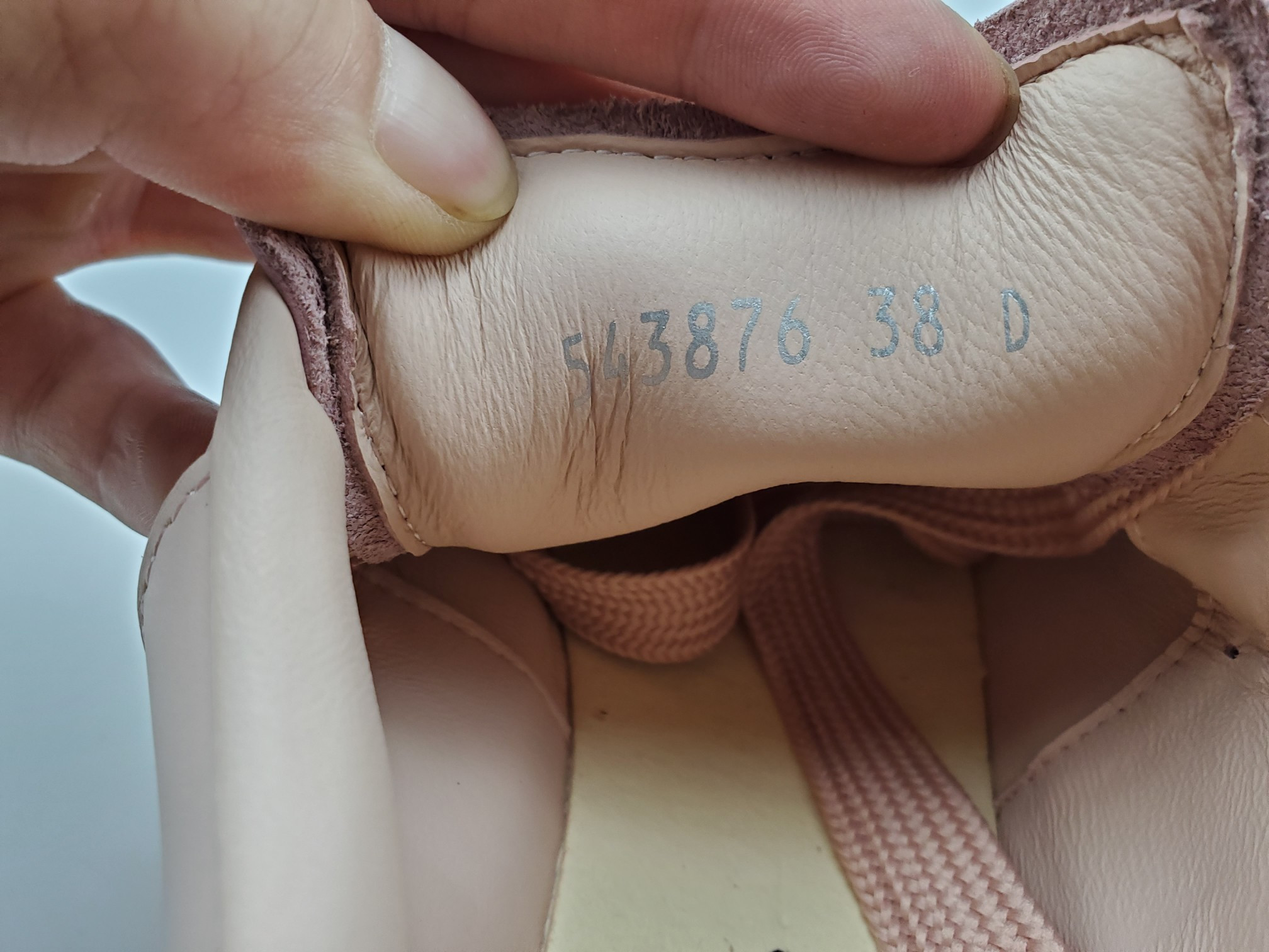 ale*d*r M*Q*en trainers pink