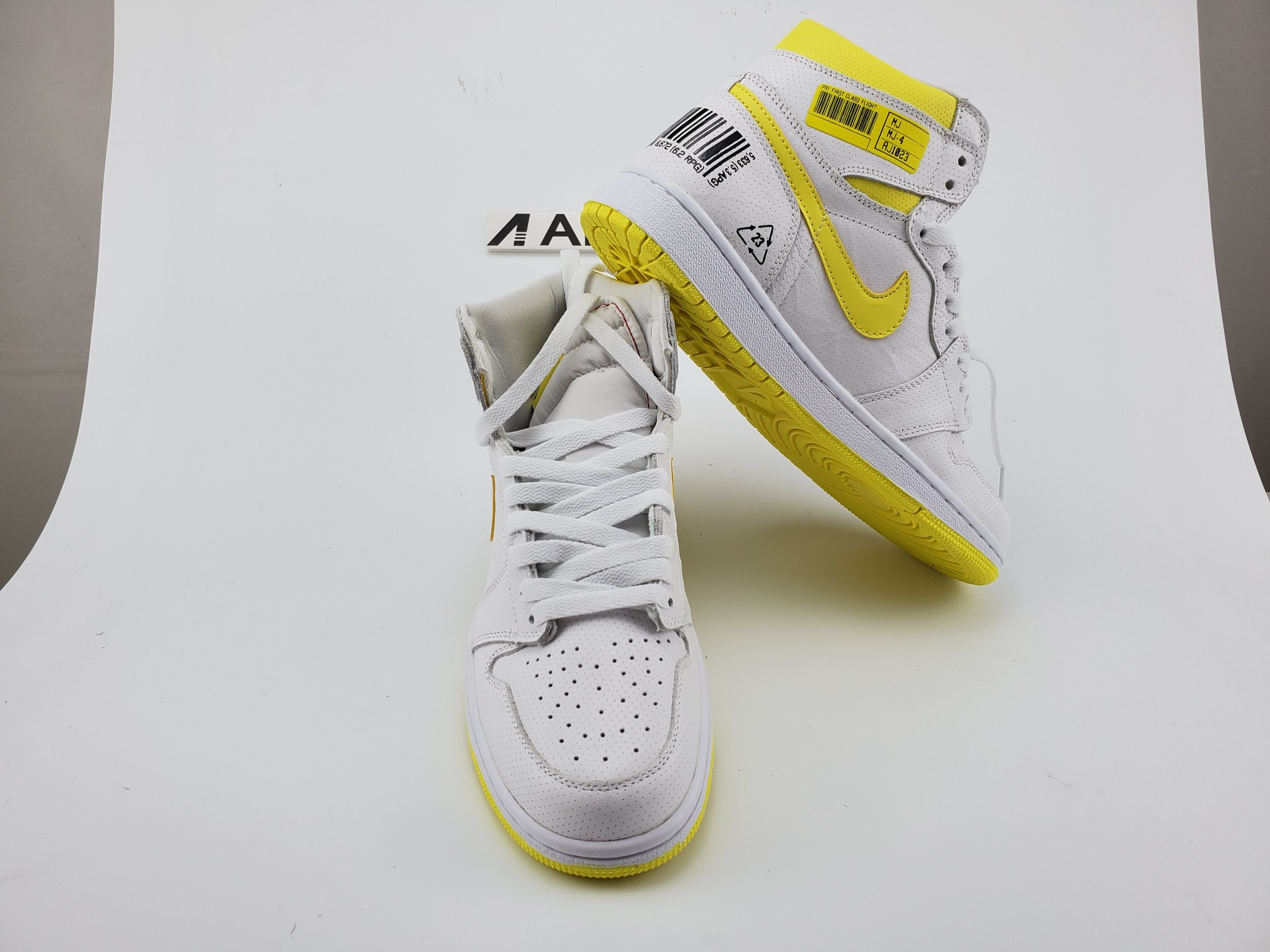 Air Jordan 1 High  “First Class Flight”