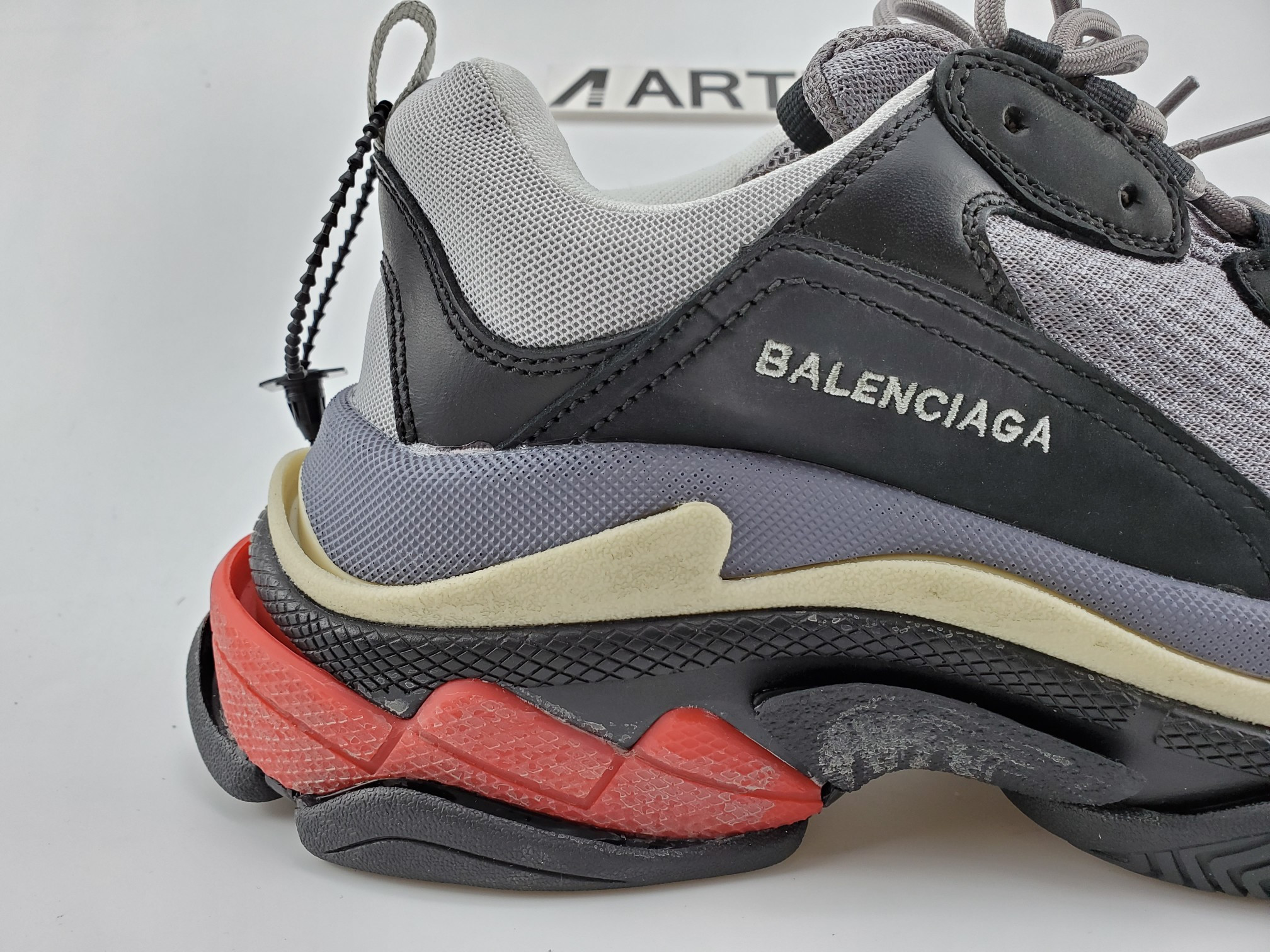 Balenciga Triple S light Grey Red