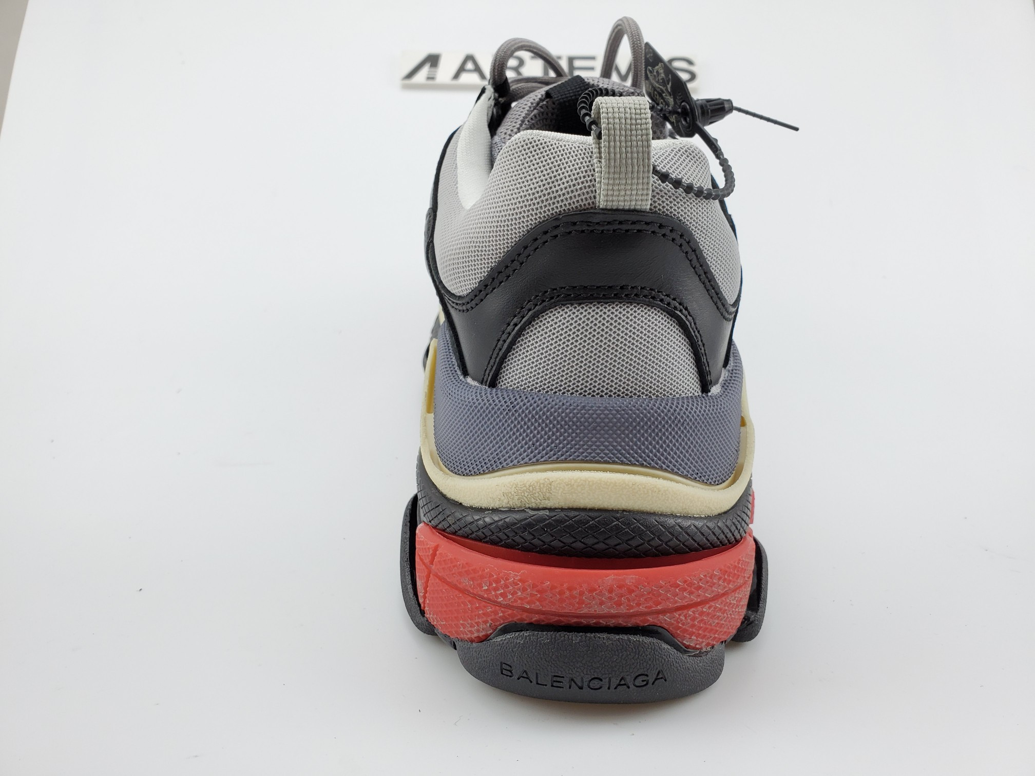 Balenciga Triple S light Grey Red