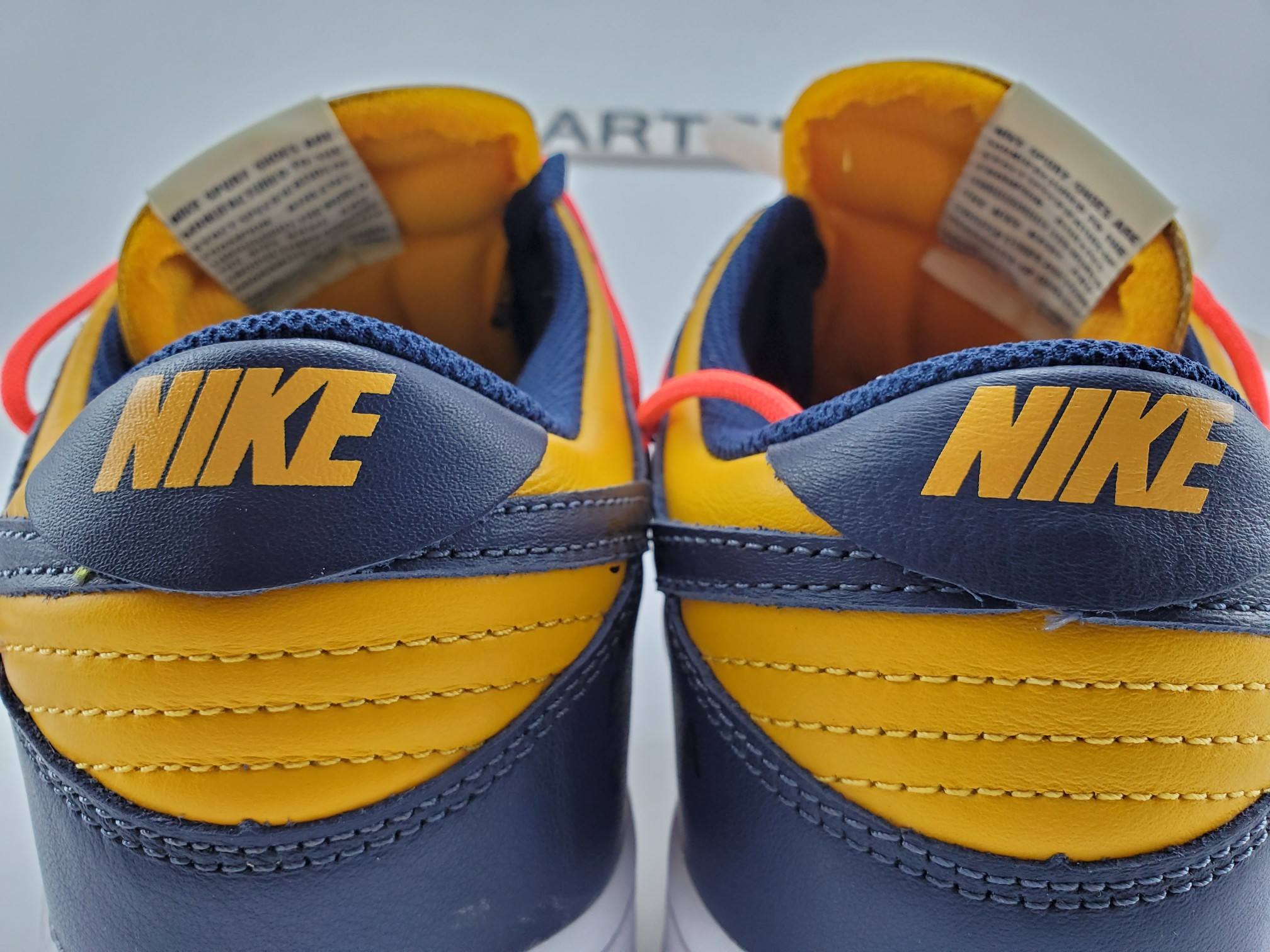 Nike Dunk Low Off-White Michigan