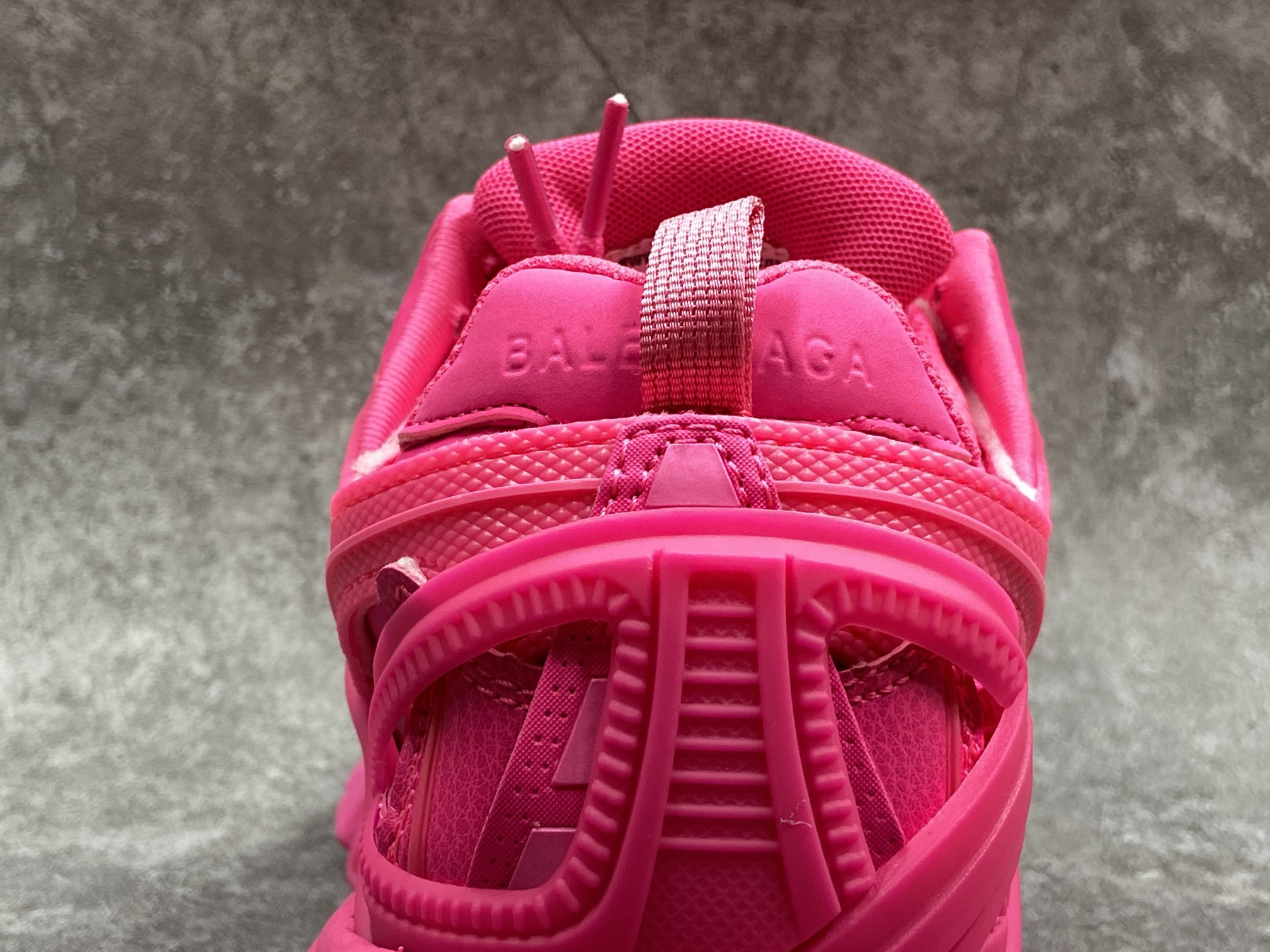 Balenciga Track 5.0 Peach Red