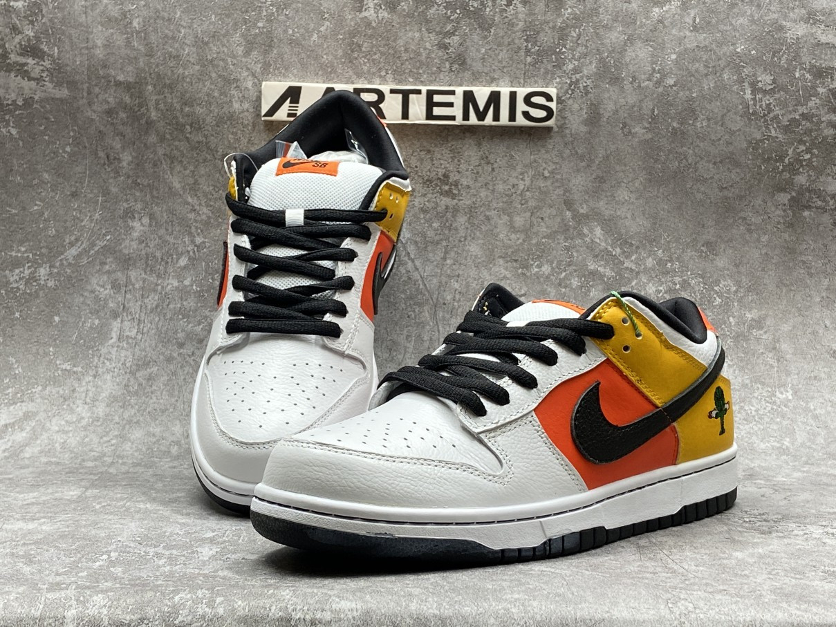 Nike SB Dunk Low Raygun Home