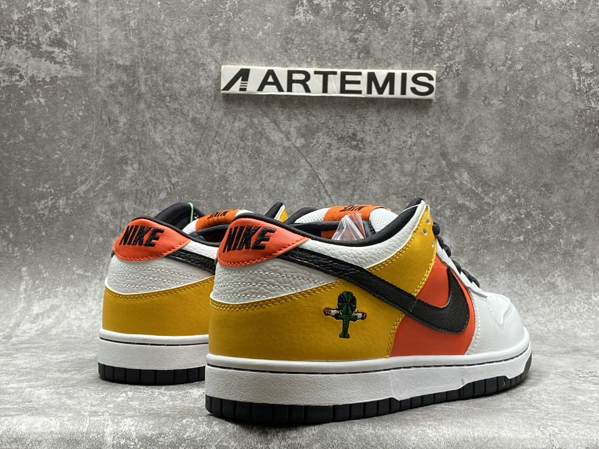 Nike SB Dunk Low Raygun Home