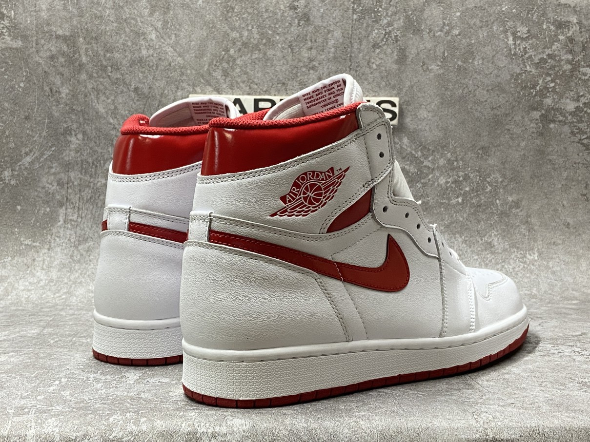 Air Jordan 1 Retro High Metallic Red