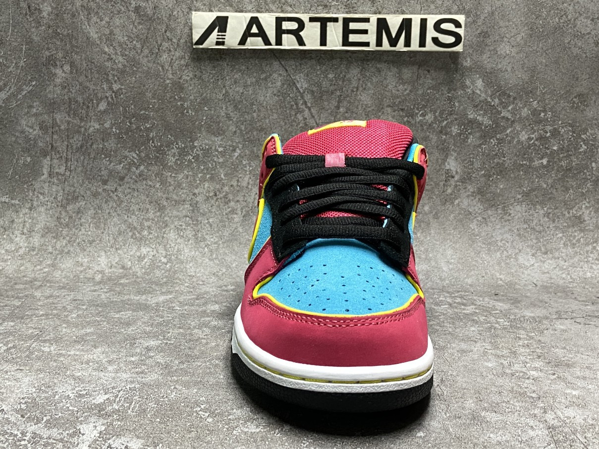 Nike Dunk SB Low Ms. Pacman