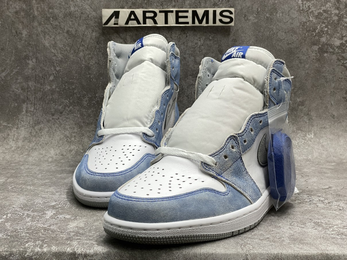 Air Jordan 1 Retro High Hyper Royal Smoke Grey