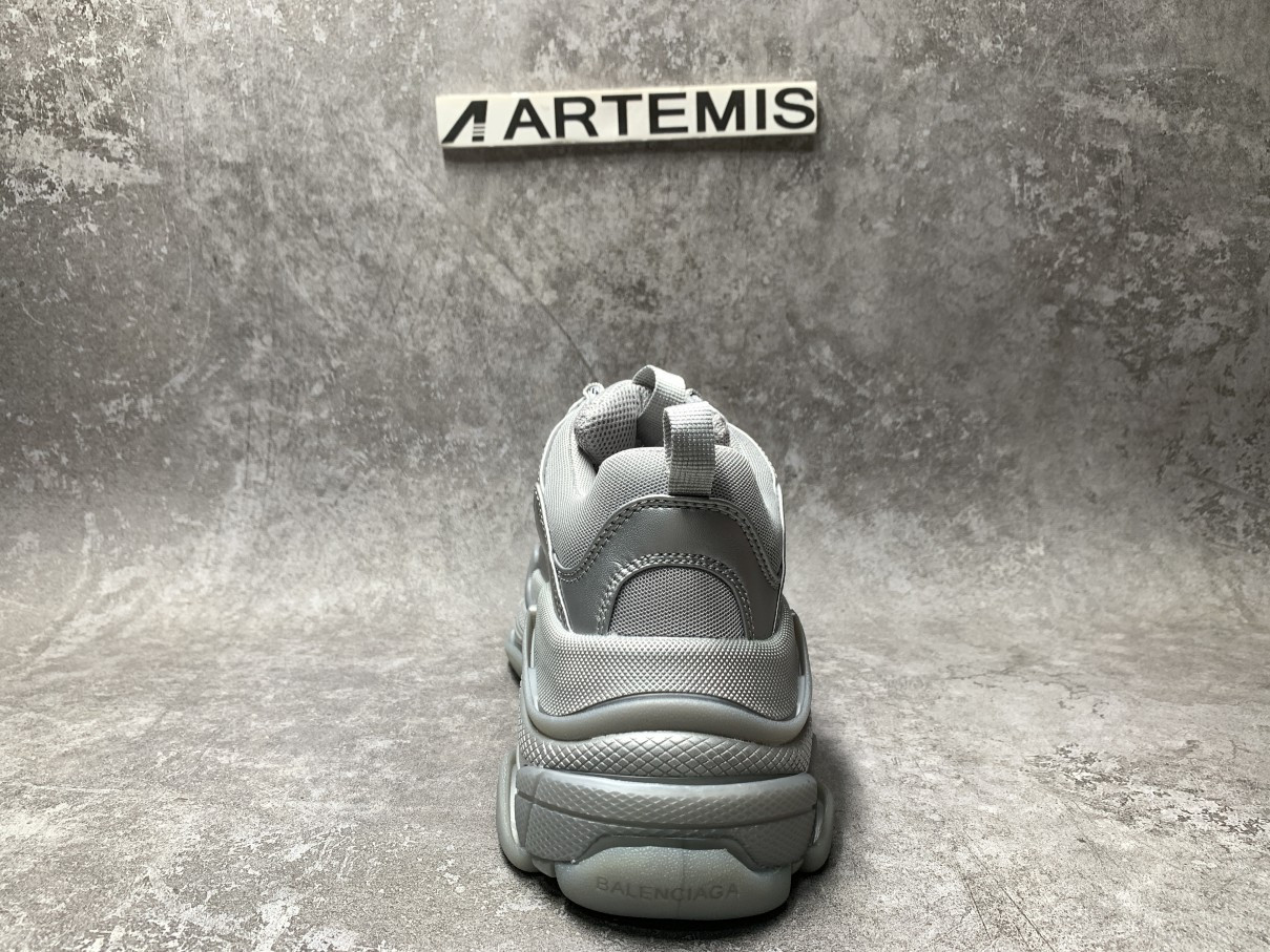 Balenciga Triple S Sneaker Silver Metallic