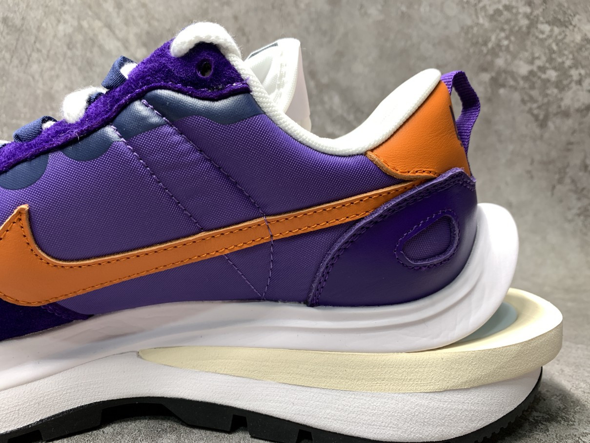 Nike Vaporwaffle Sacai Dark Iris