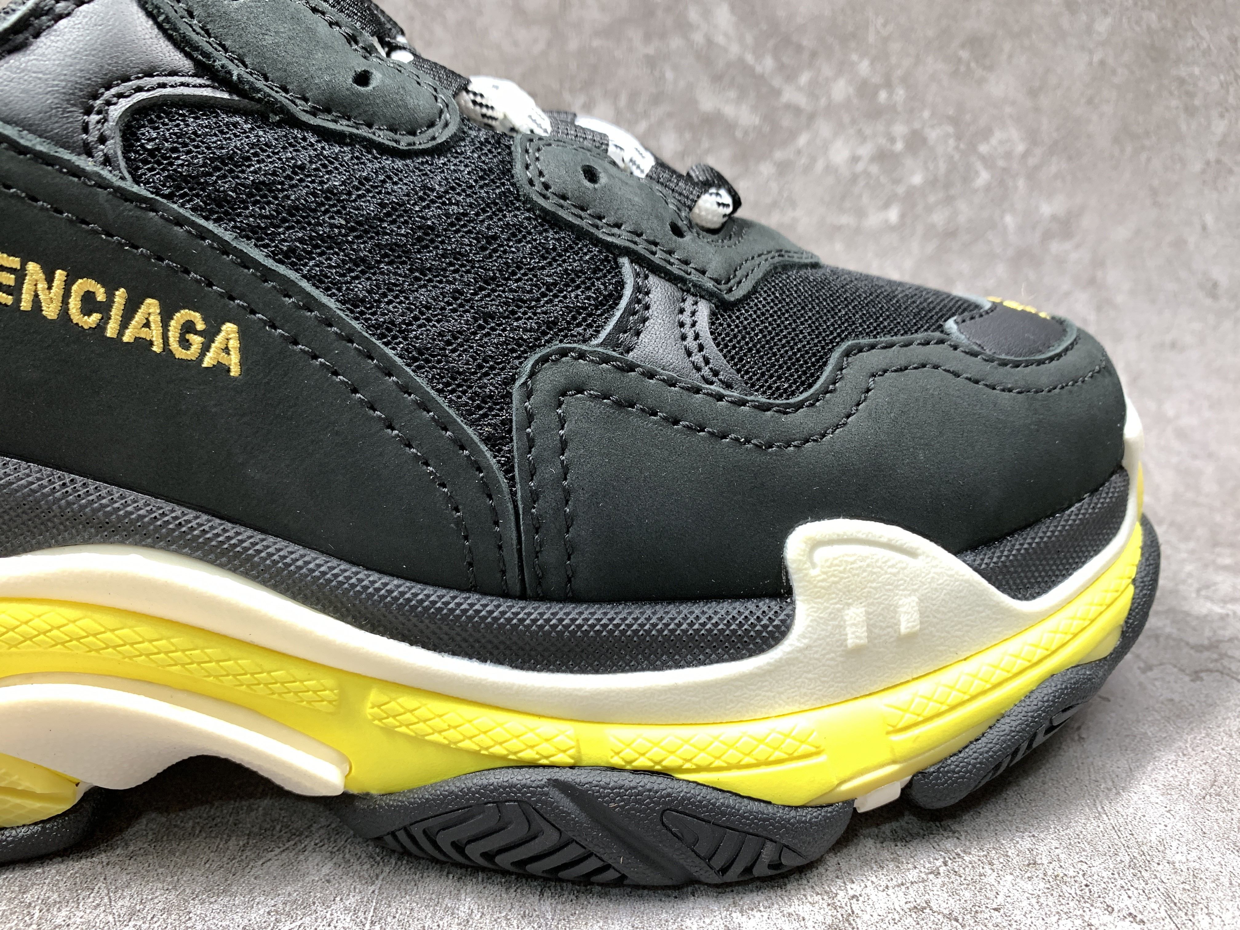 Balenciga Triple S Sneaker Black Yellow