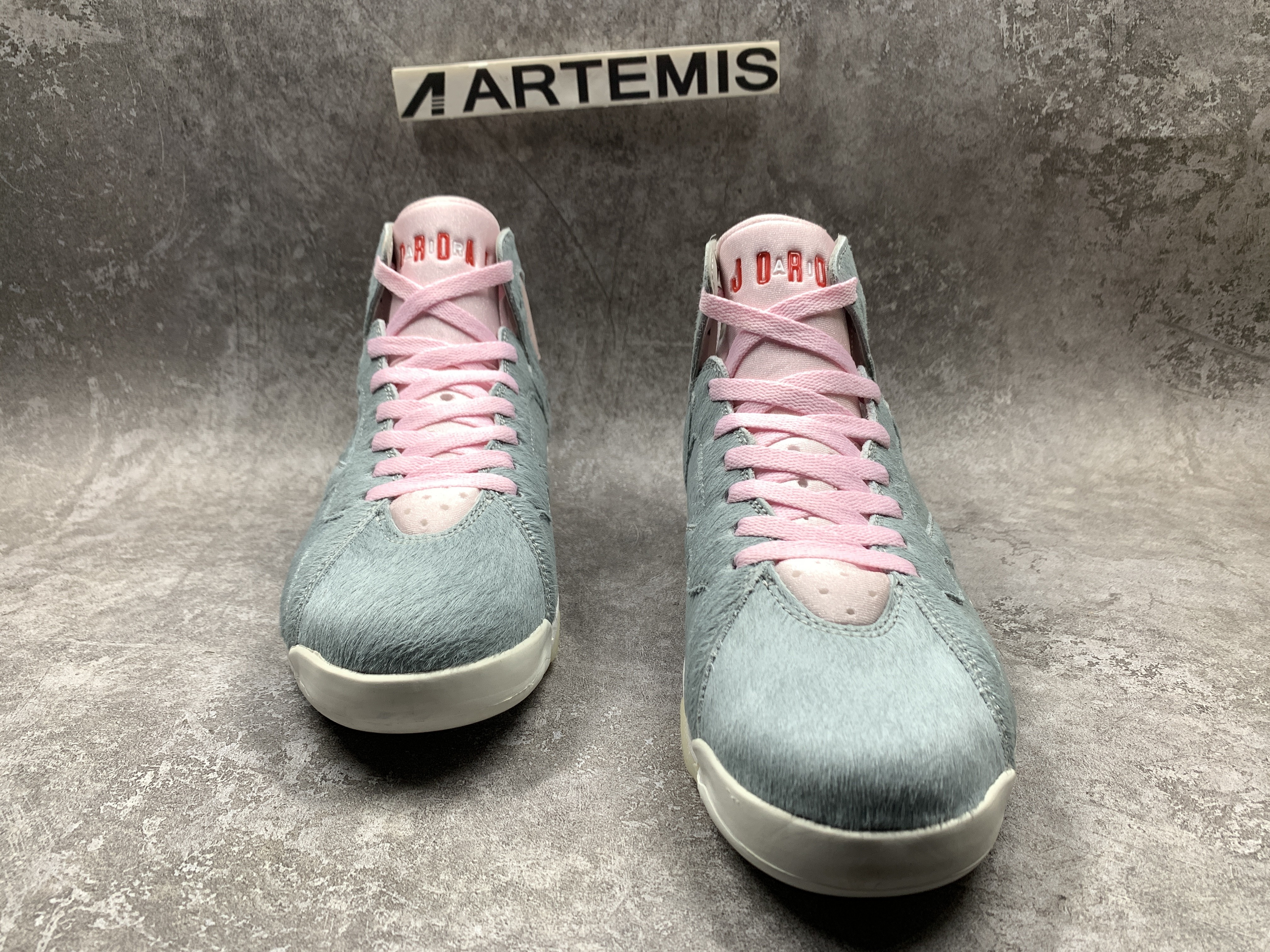 Air Jordan 7 Retro Neutral Grey