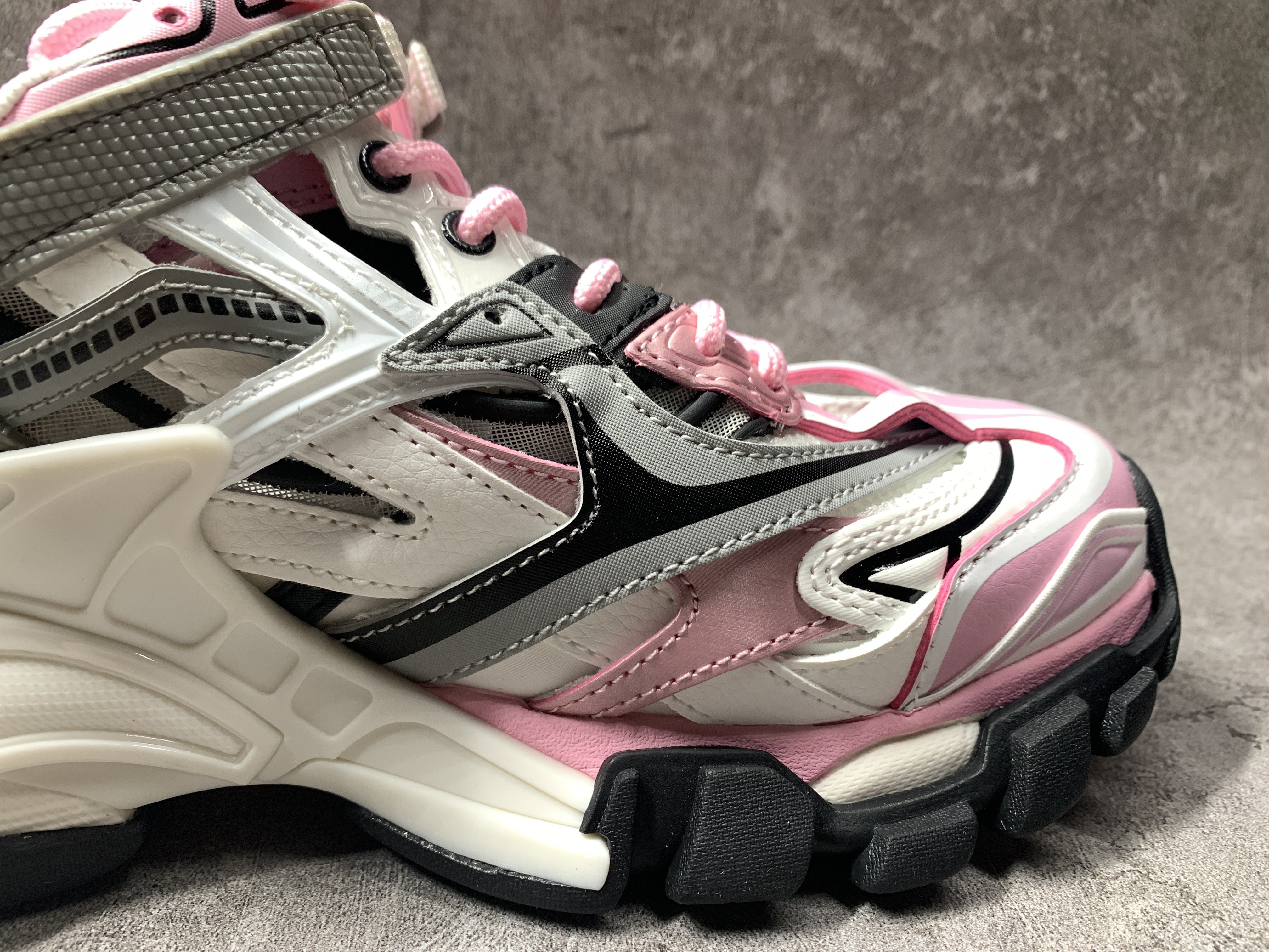 Balenciga Wmns Track.2 Sneaker Pink