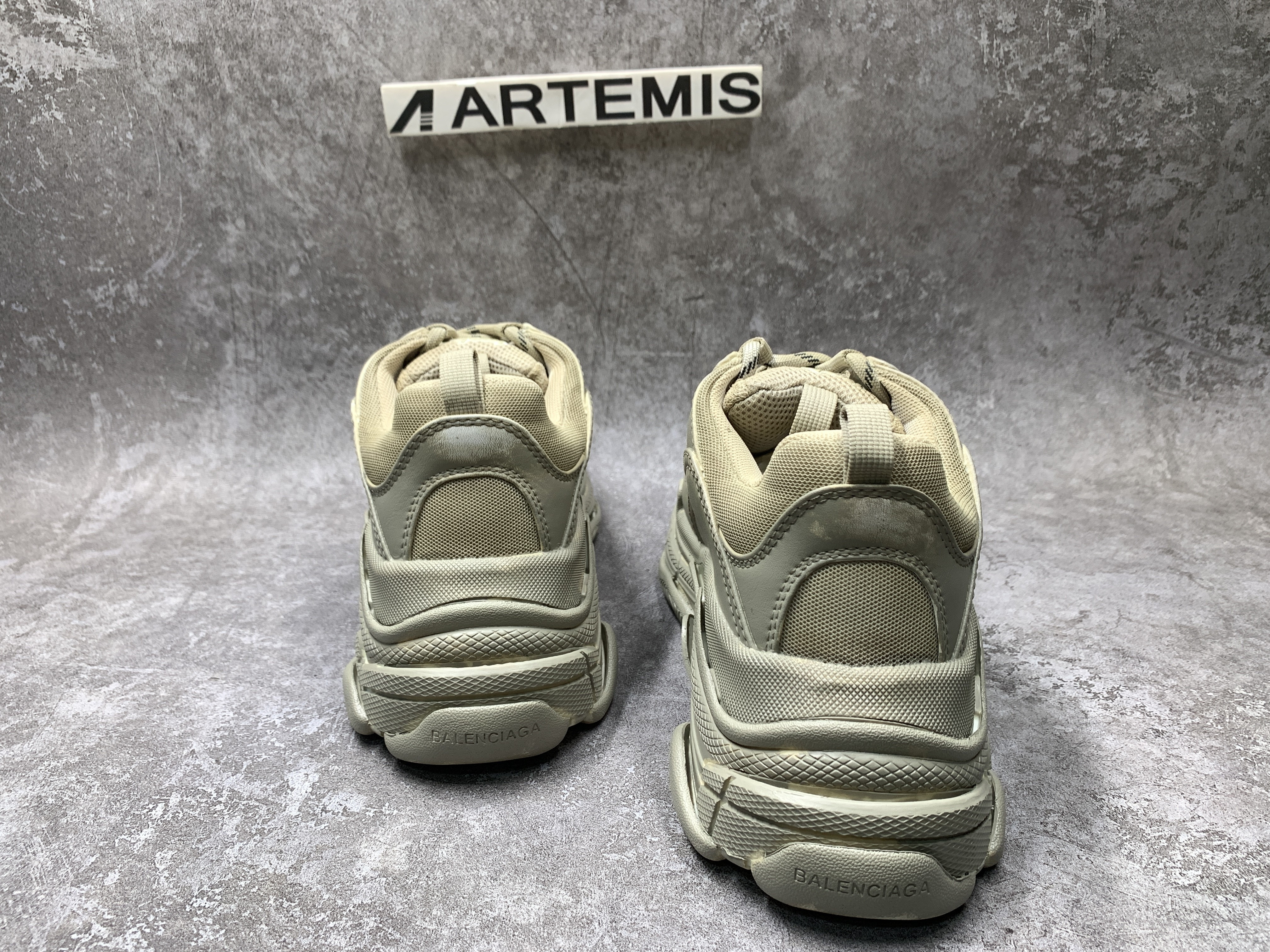 Balenciga Triple S Sneaker Light Beige Faded