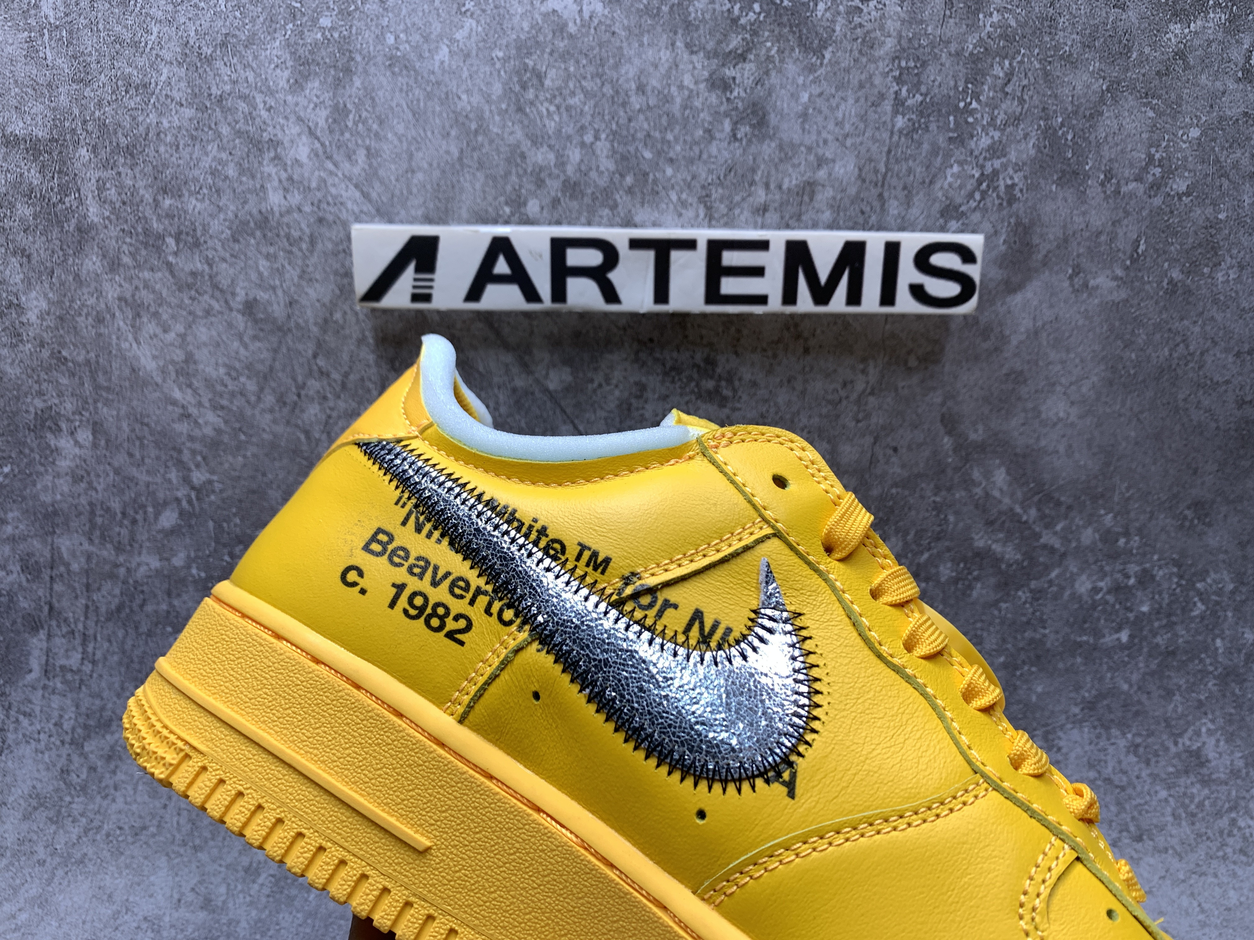 Air Force 1 x Off-White Low University Gold