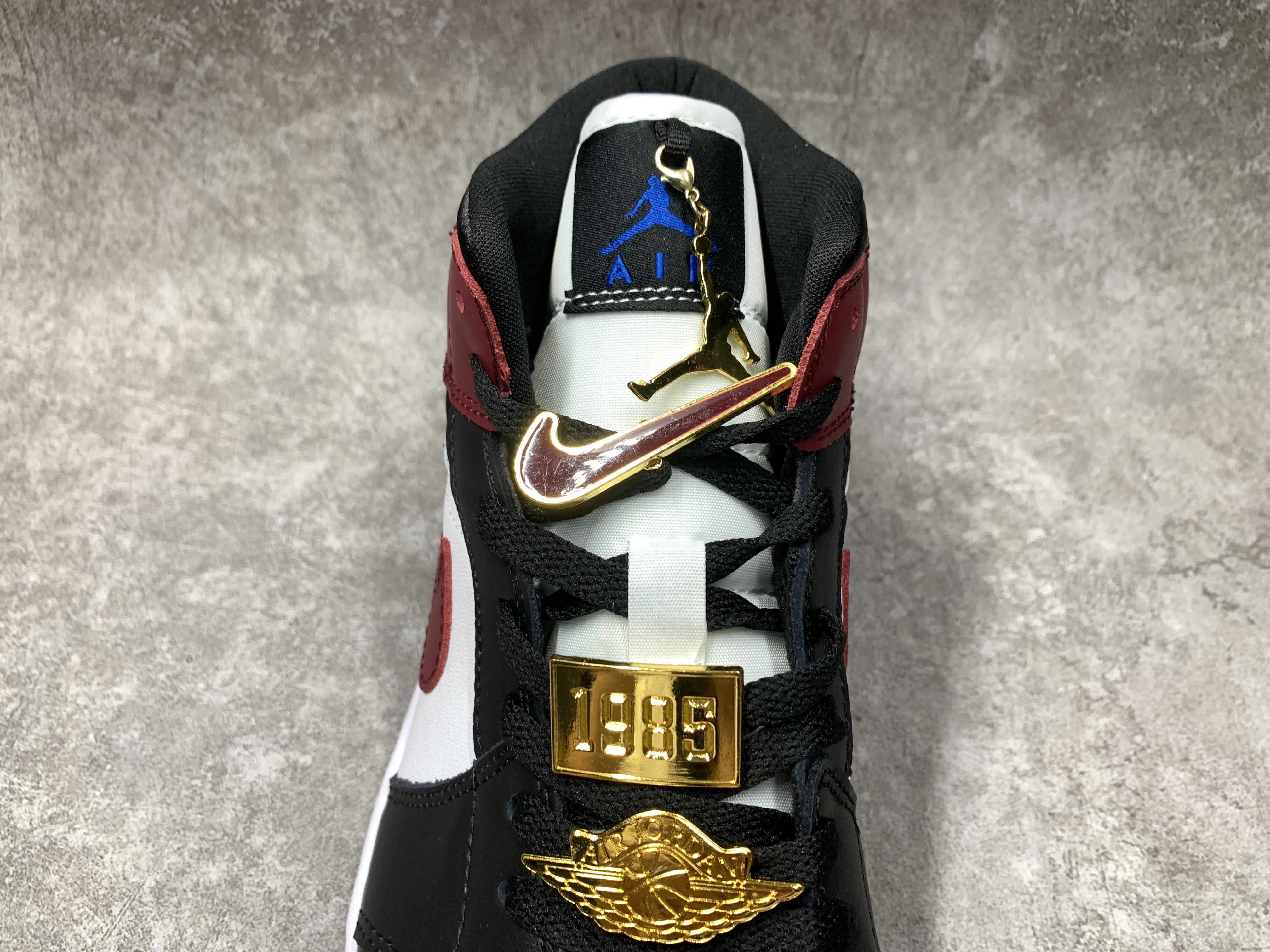 Air Jordan 1 Mid SE Black Dark Beetroot