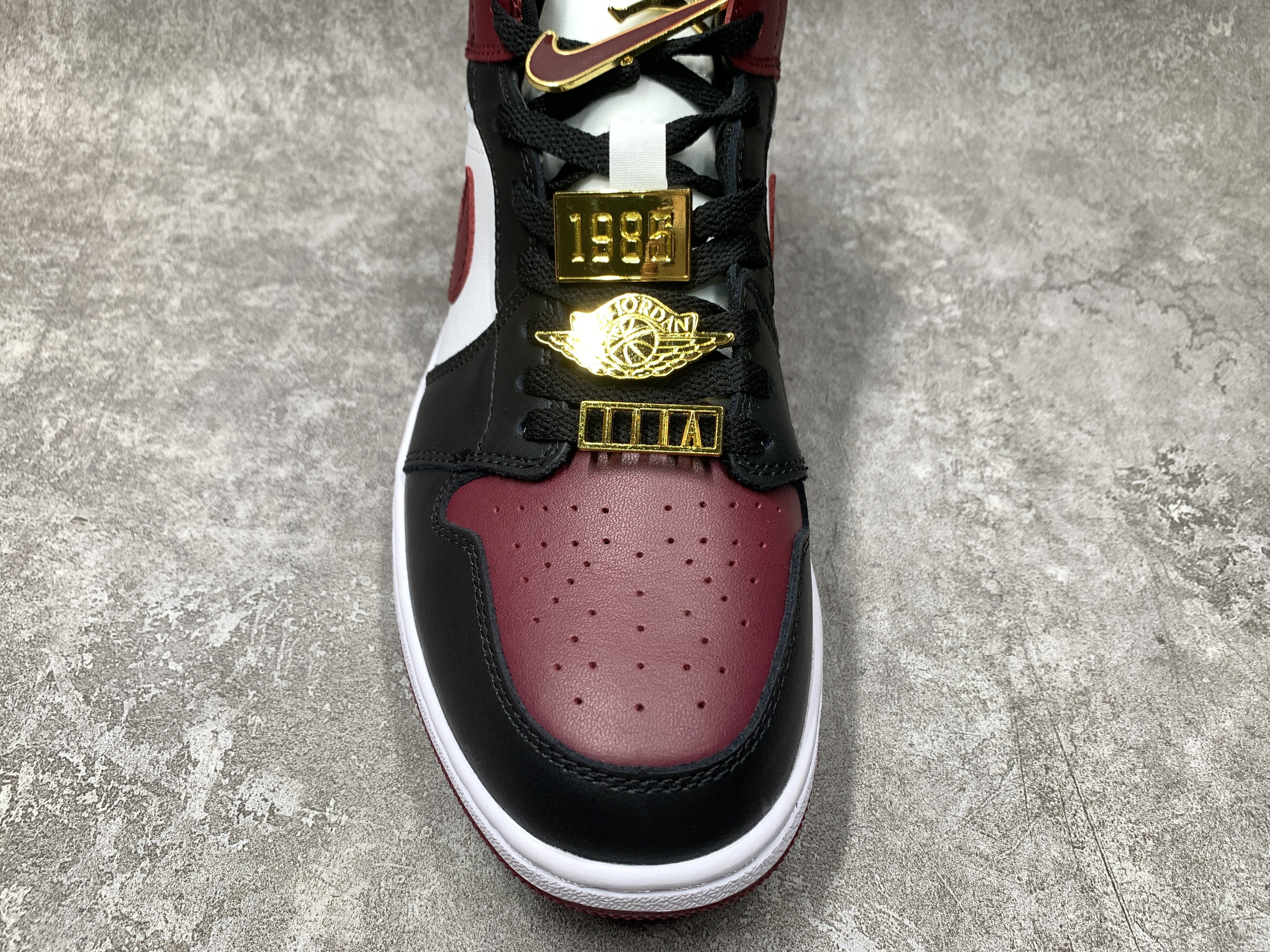 Air Jordan 1 Mid SE Black Dark Beetroot