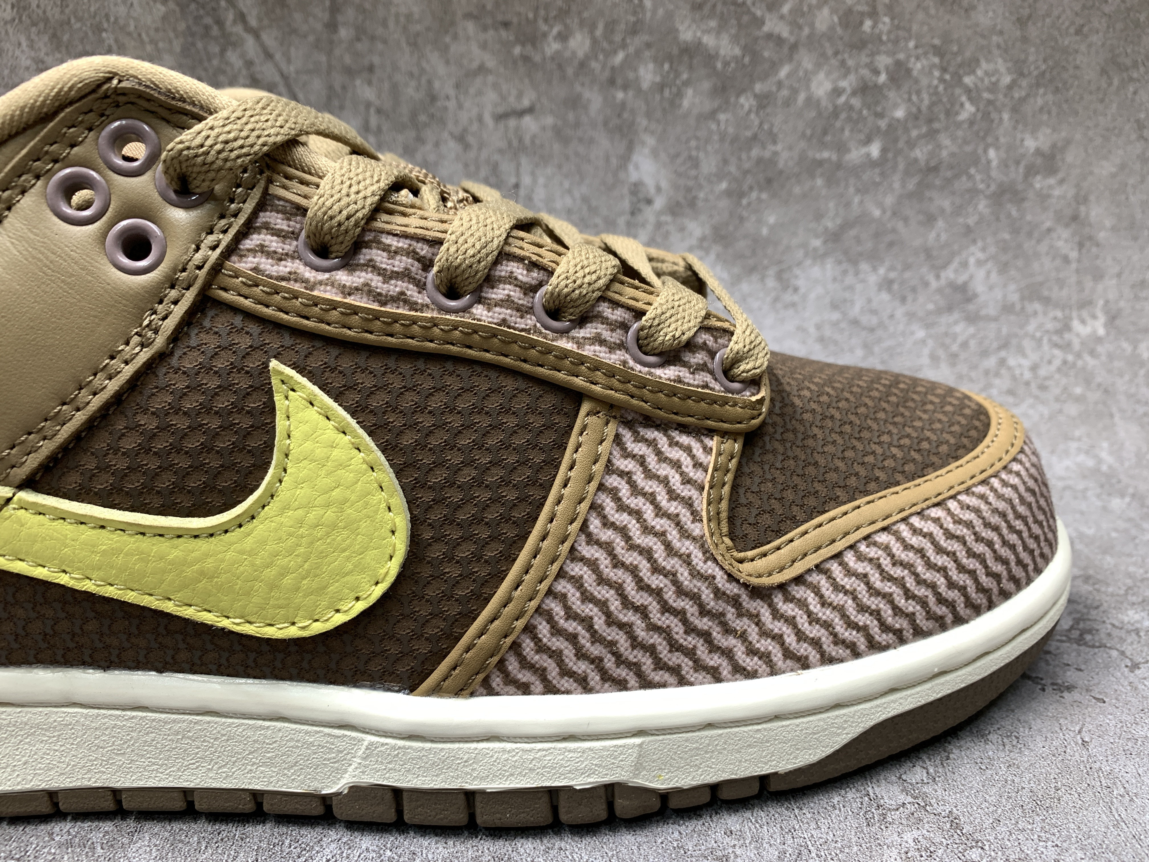 Nike Dunk Low SP UNDEFEATED Canteen Dunk vs. AF1 Pack
