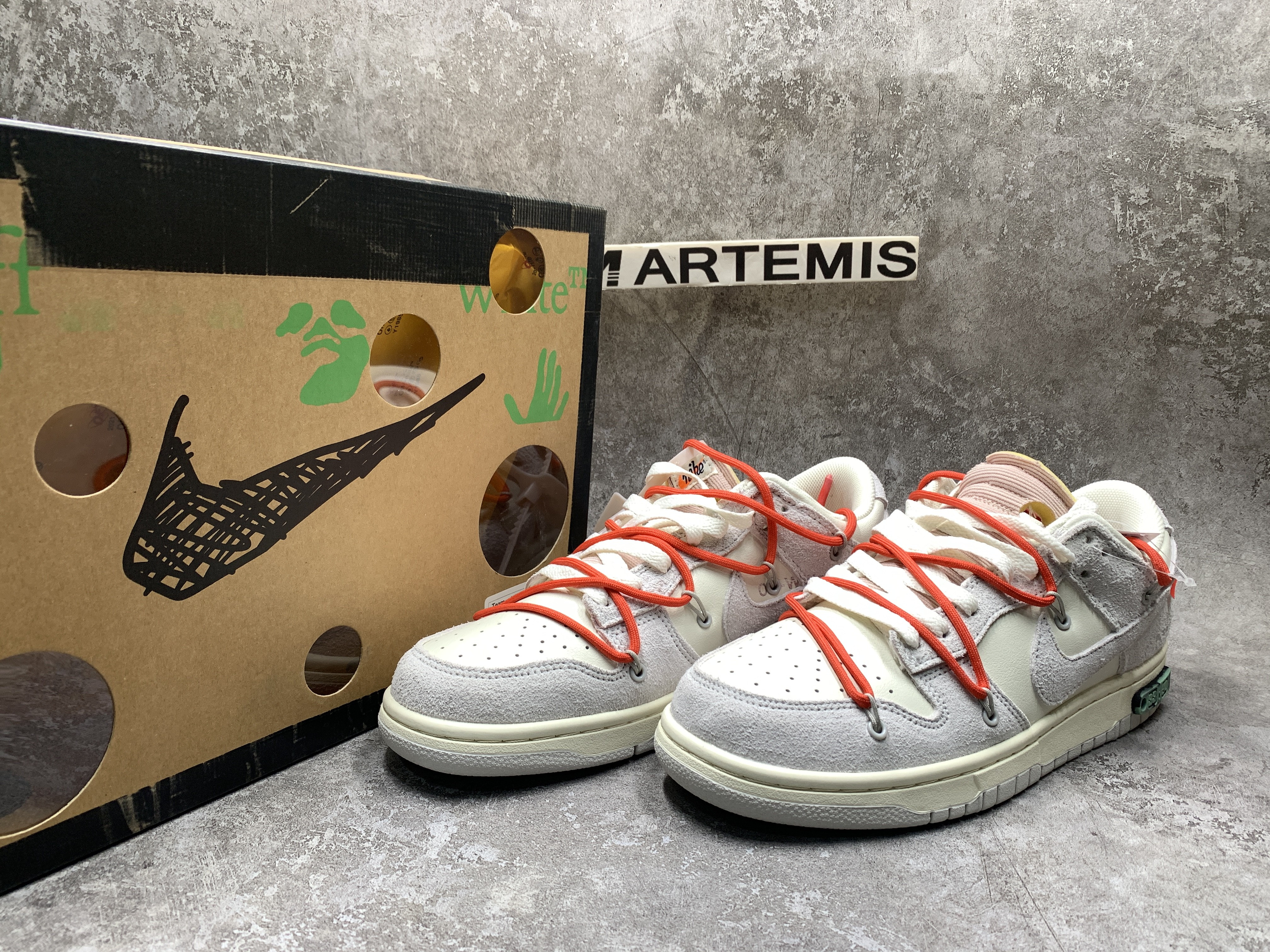 Off-White x Dunk Low Lot 33 of 50