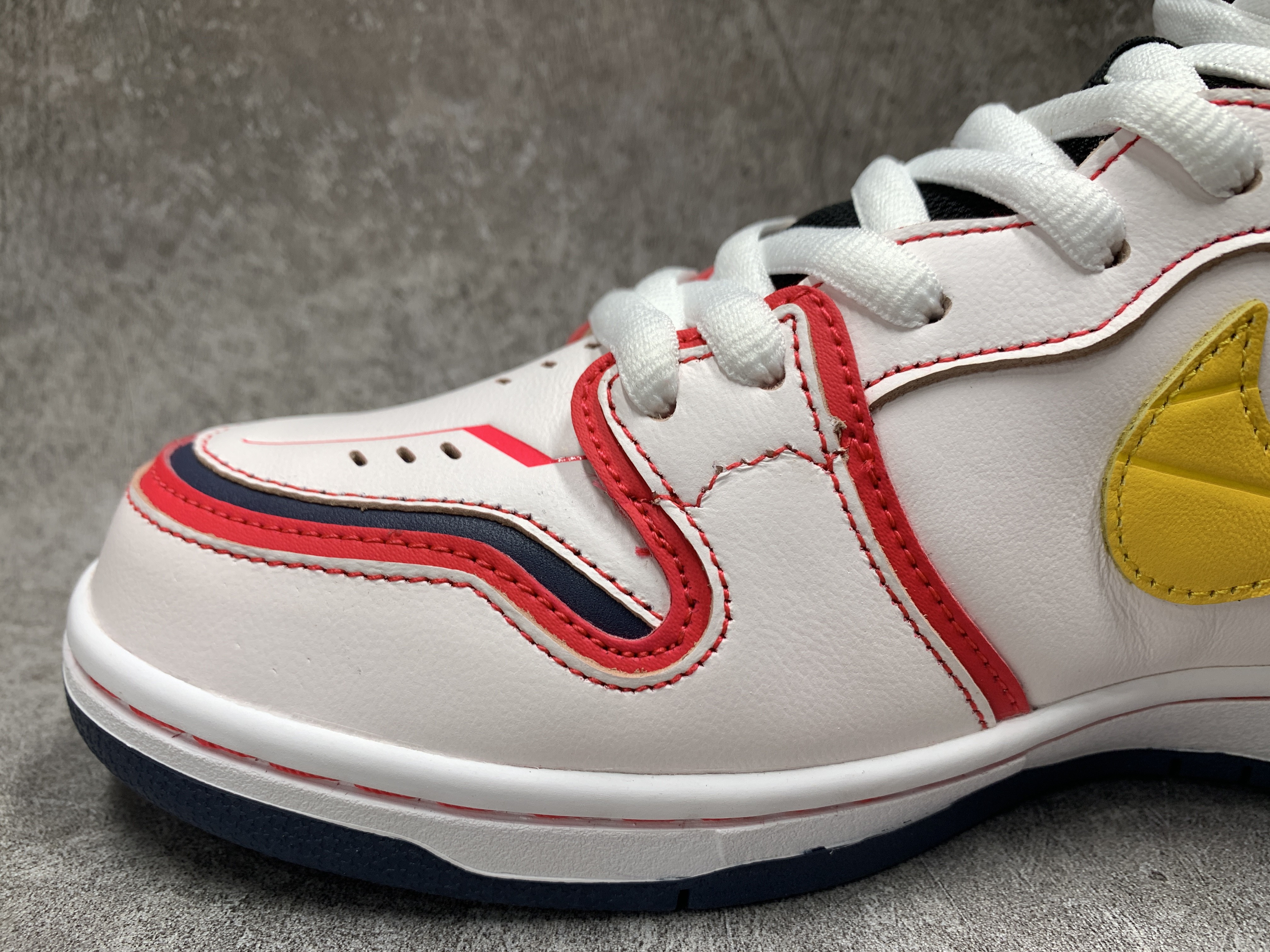 Nike Dunk SB High RX-0 Unicorn Gundam