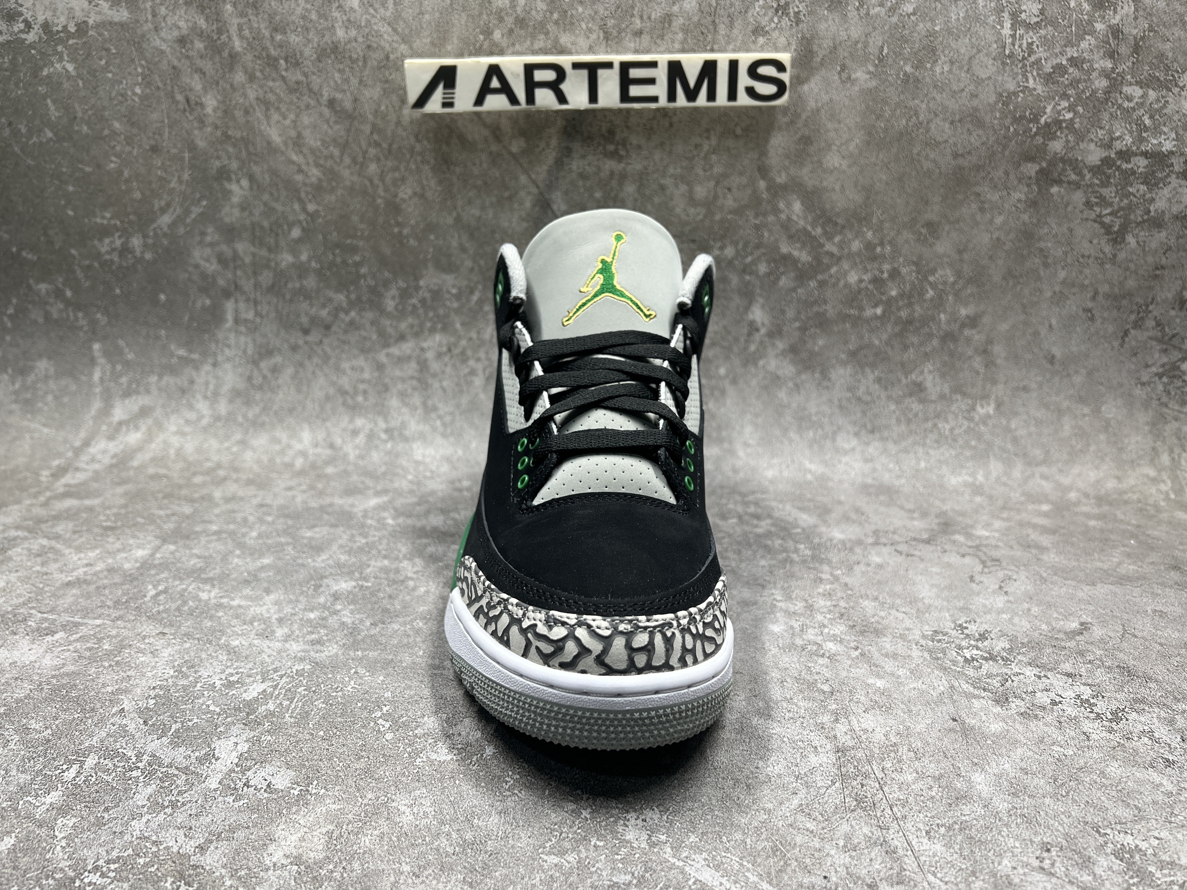 Air Jordan 3 Retro Pine Green