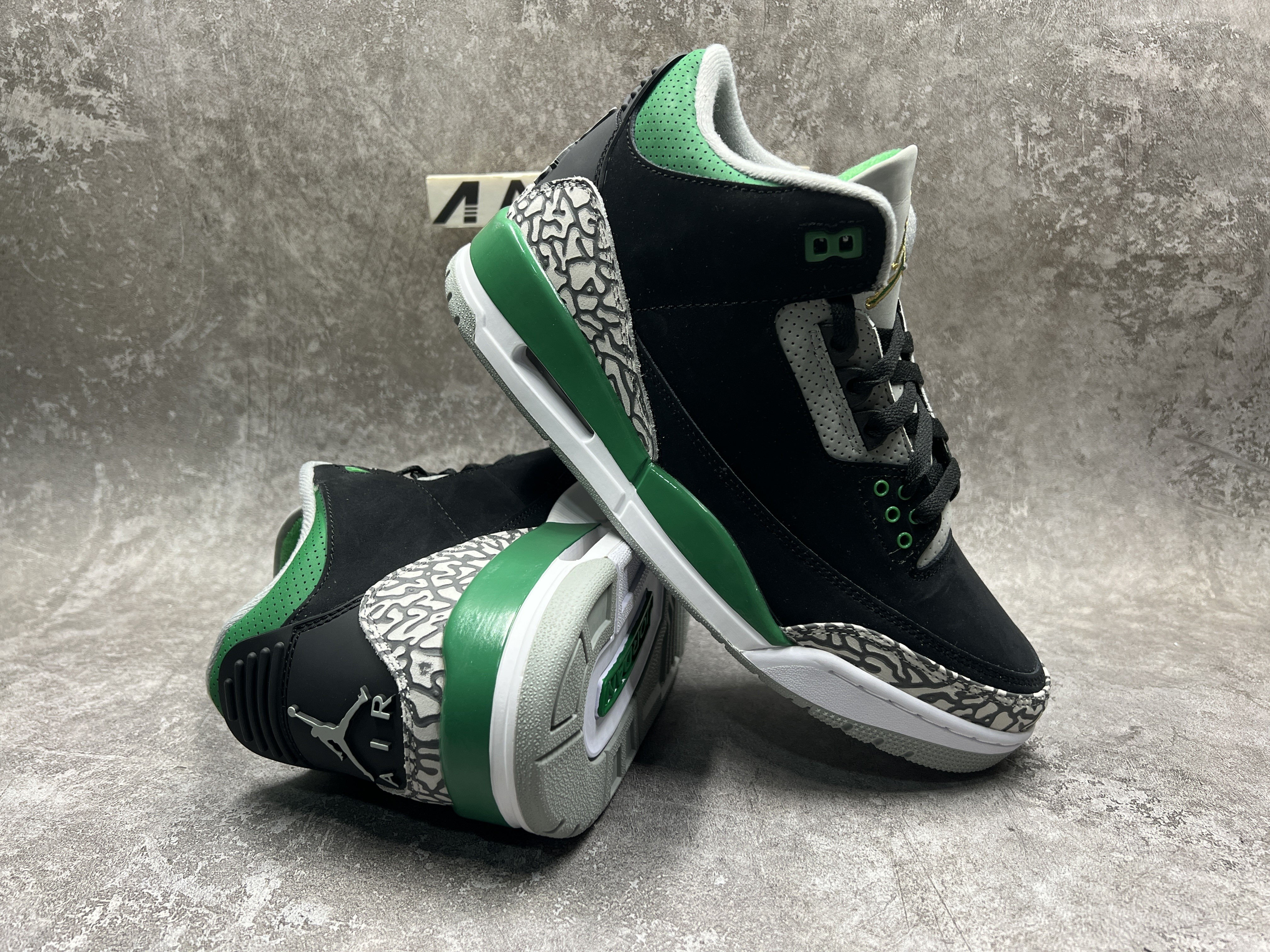 Air Jordan 3 Retro Pine Green