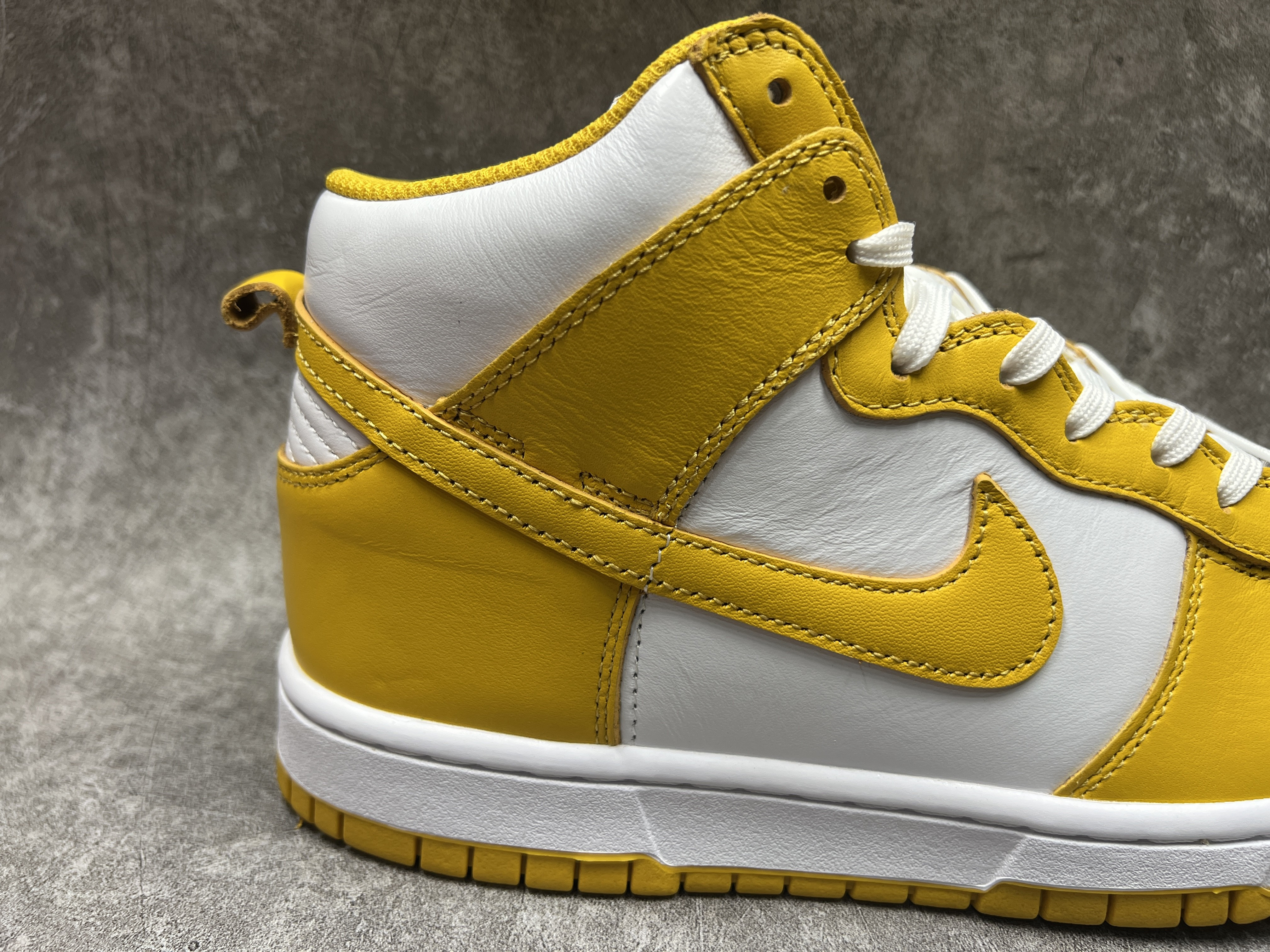 Nike Dunk High Dark Sulfur