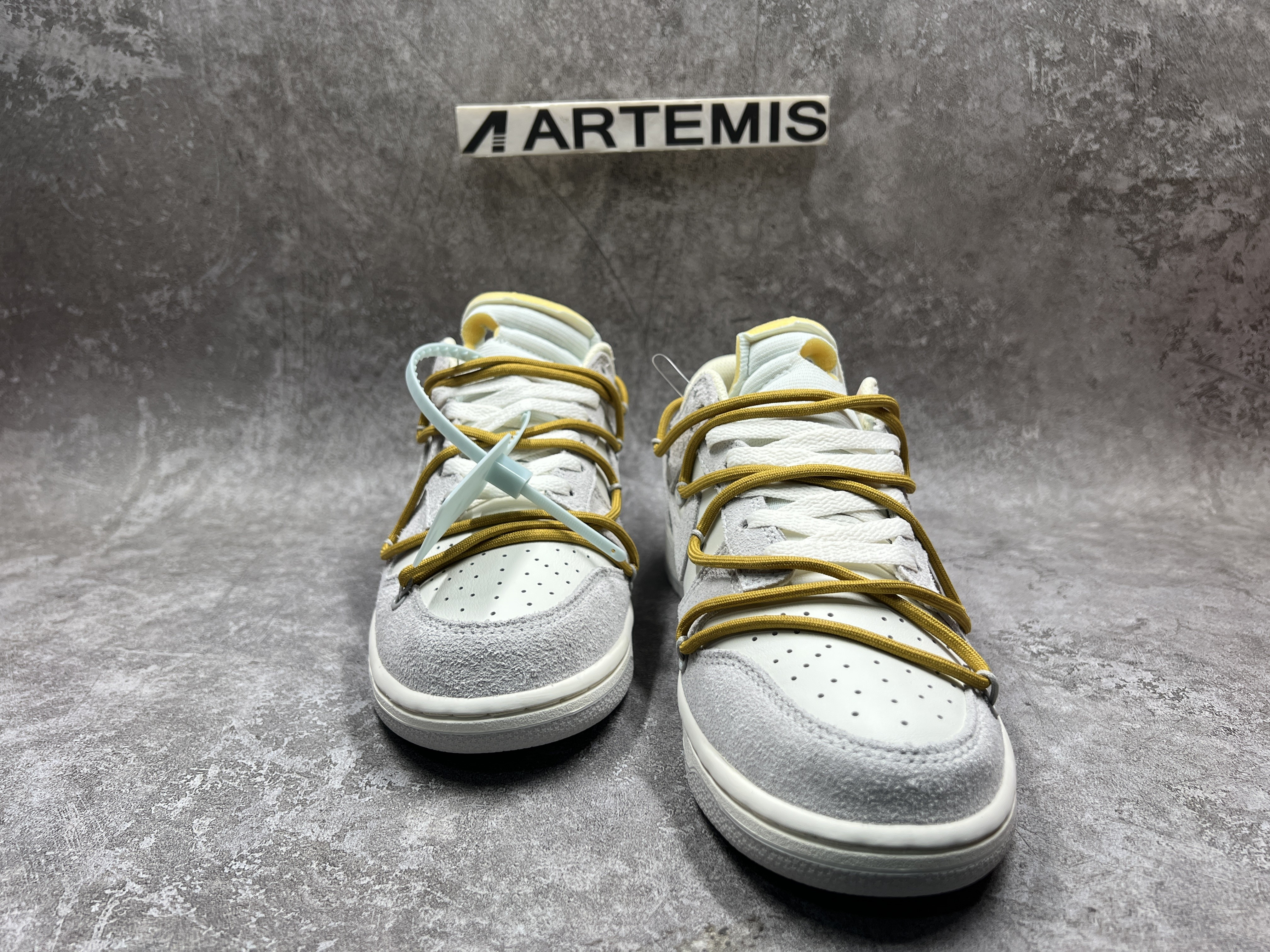 Off-White x Dunk Low Lot 37 of 50