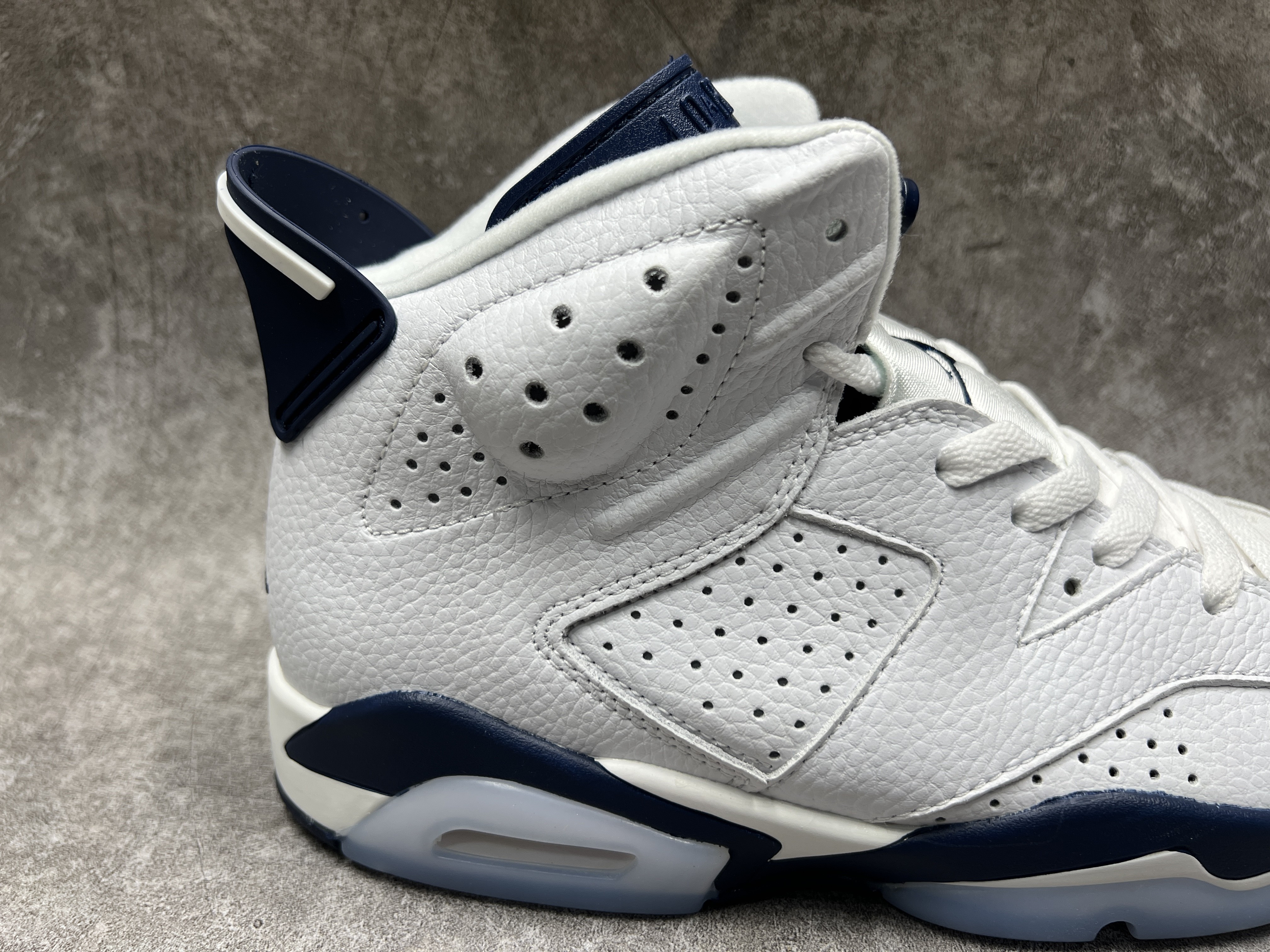 Air Jordan 6 Retro Midnight Navy