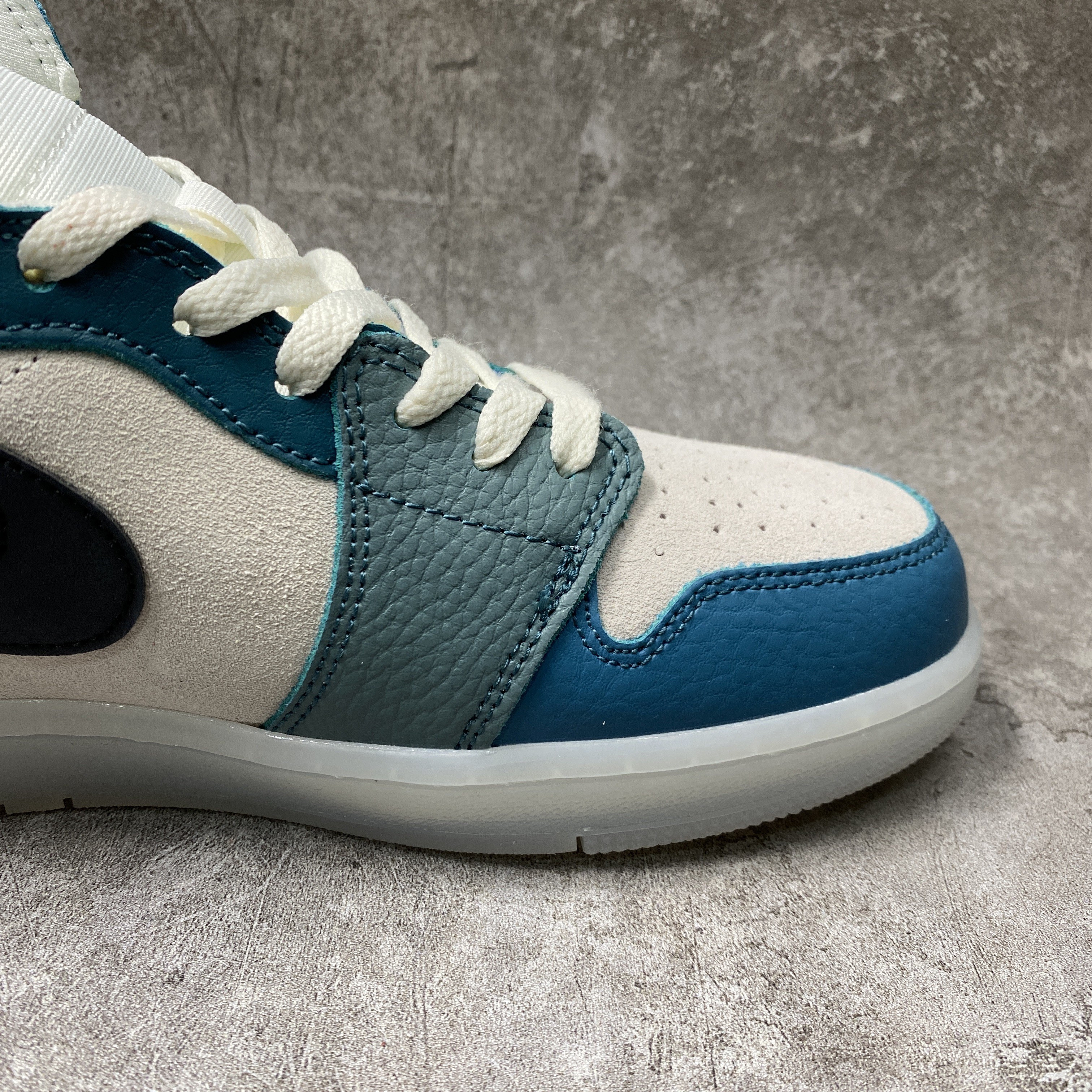 Air Jordan 1 Mid Anti-Gravity Machines