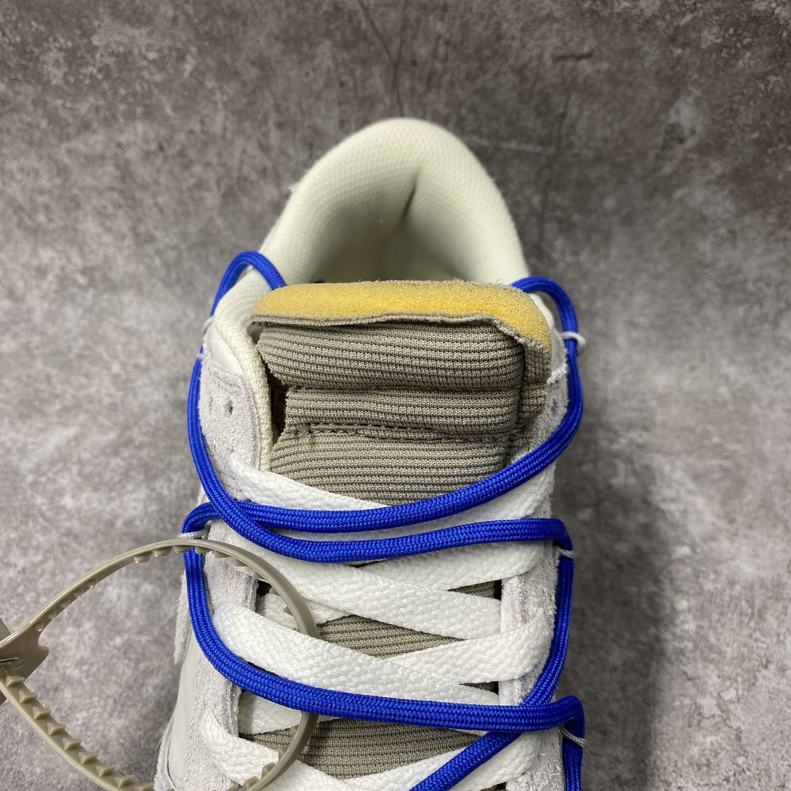 Nike Dunk Low Off-White Lot 32