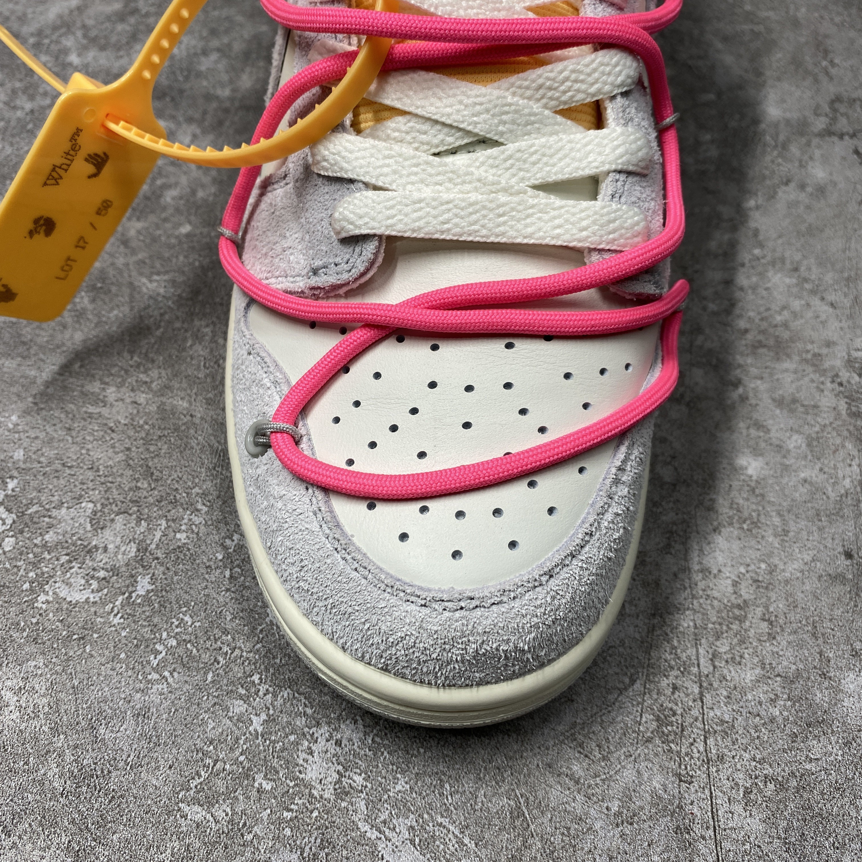 Nike Dunk Low Off-White Lot 17
