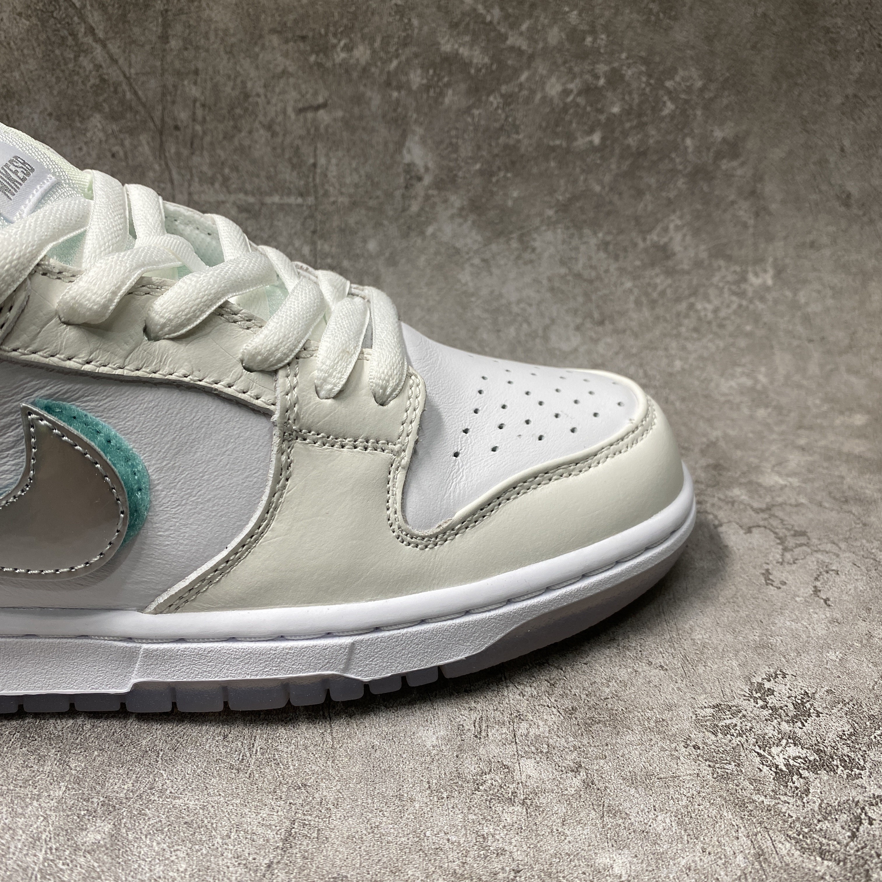 nike sb dunk low Di*m*nd s*pply co white Di*m*nd