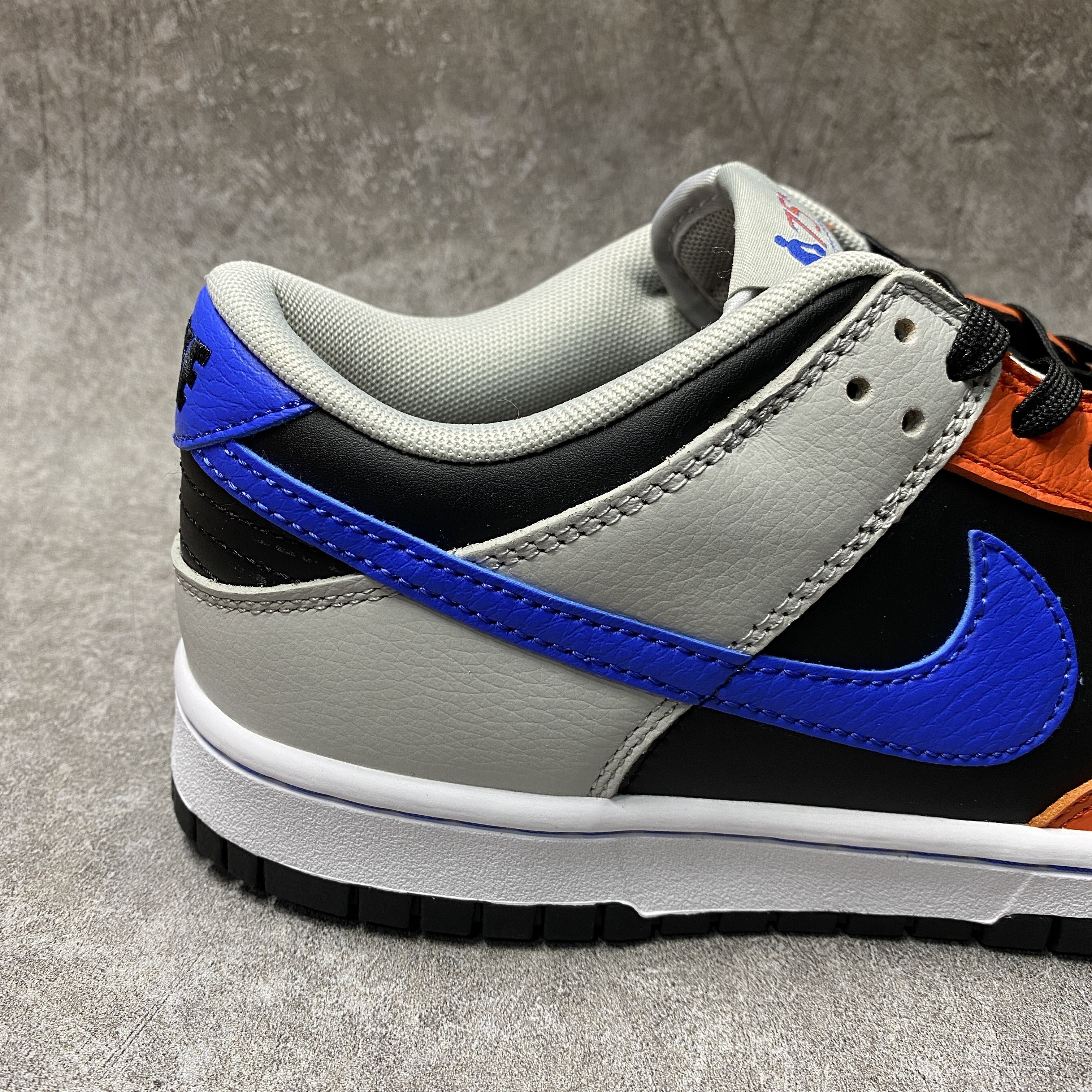 Nike Dunk Low EMB NBA 75th Anniversary Knicks
