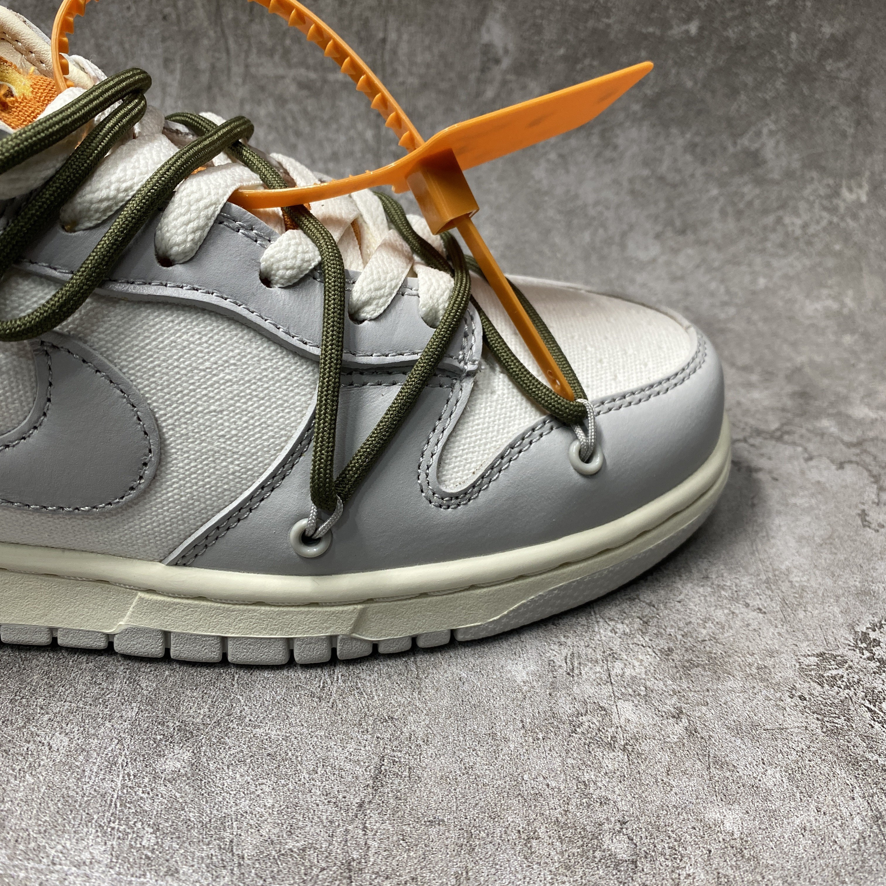 Nike Dunk Low Off-White Lot 22