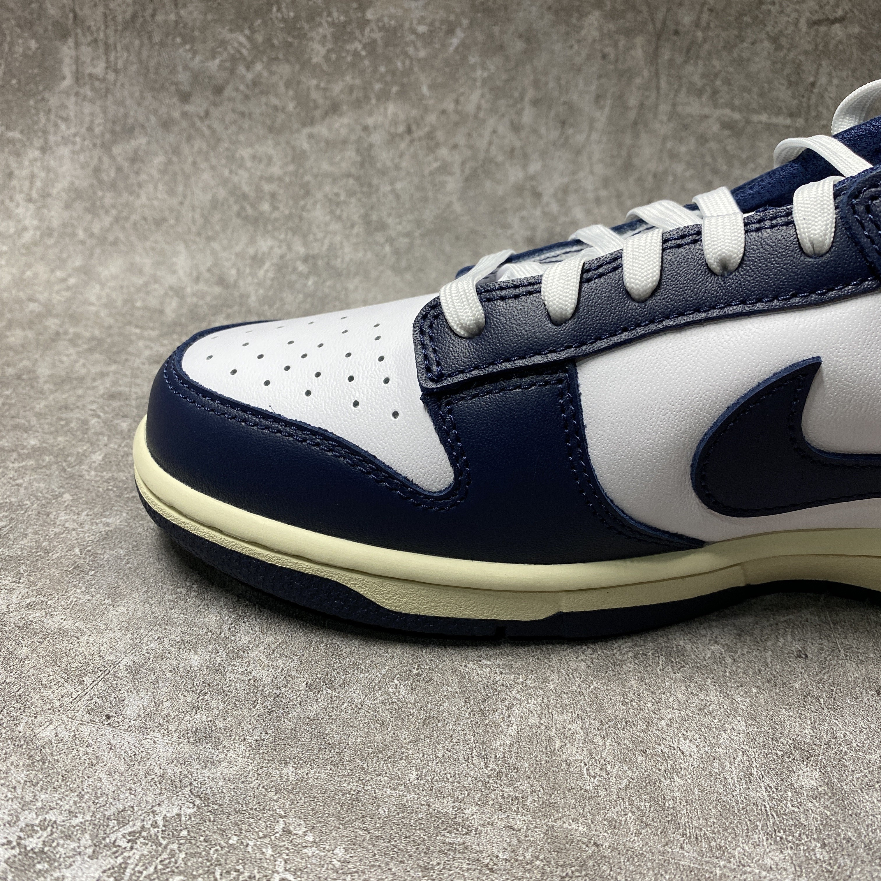 Nike Dunk Low Vintage Navy