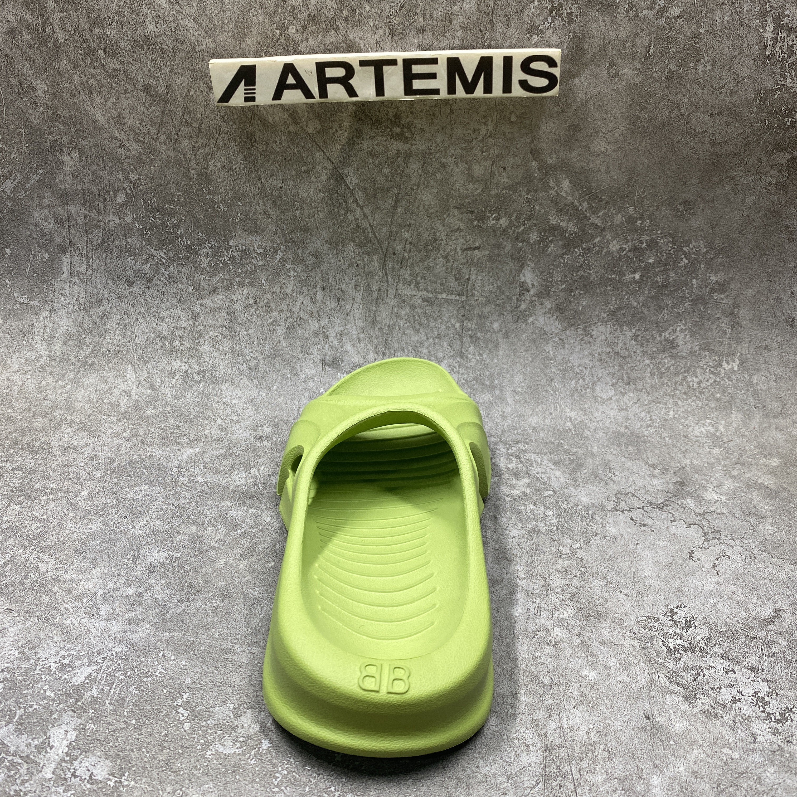 Balenciga Mold Slides Green (run one size bigger)