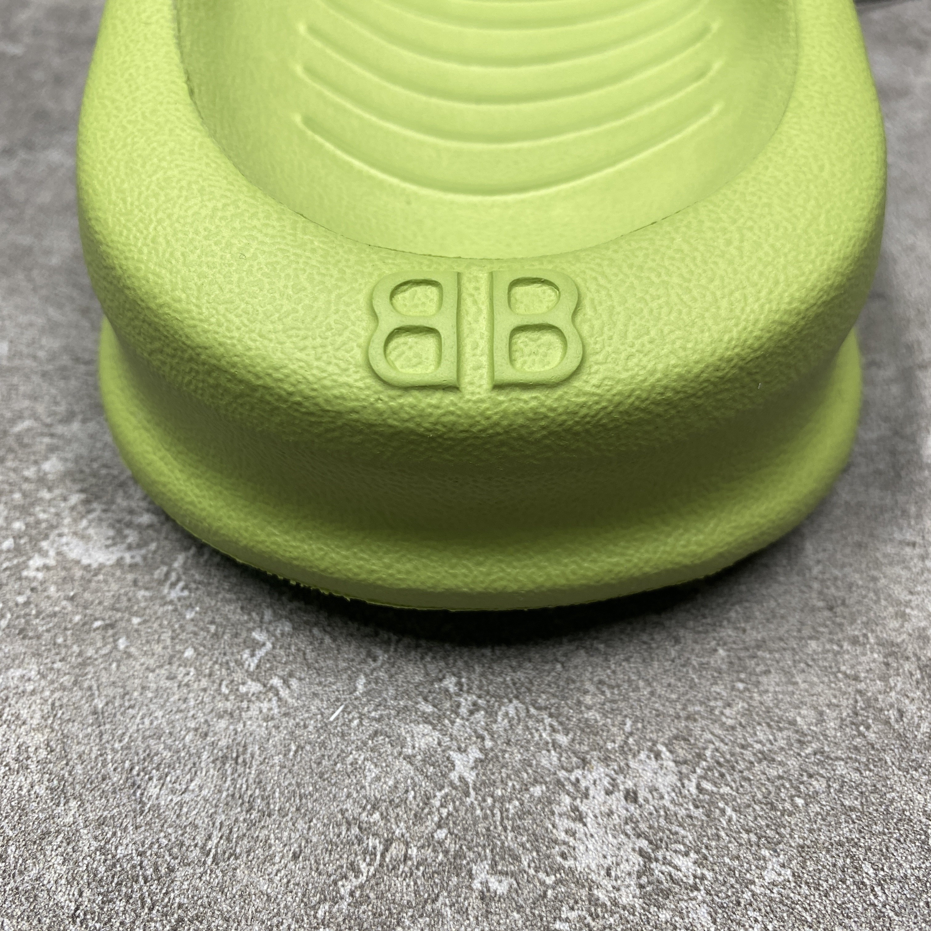 Balenciga Mold Slides Green (run one size bigger)