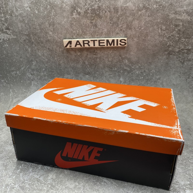 Air Jordan 1 High OG Chicago Lost and Found