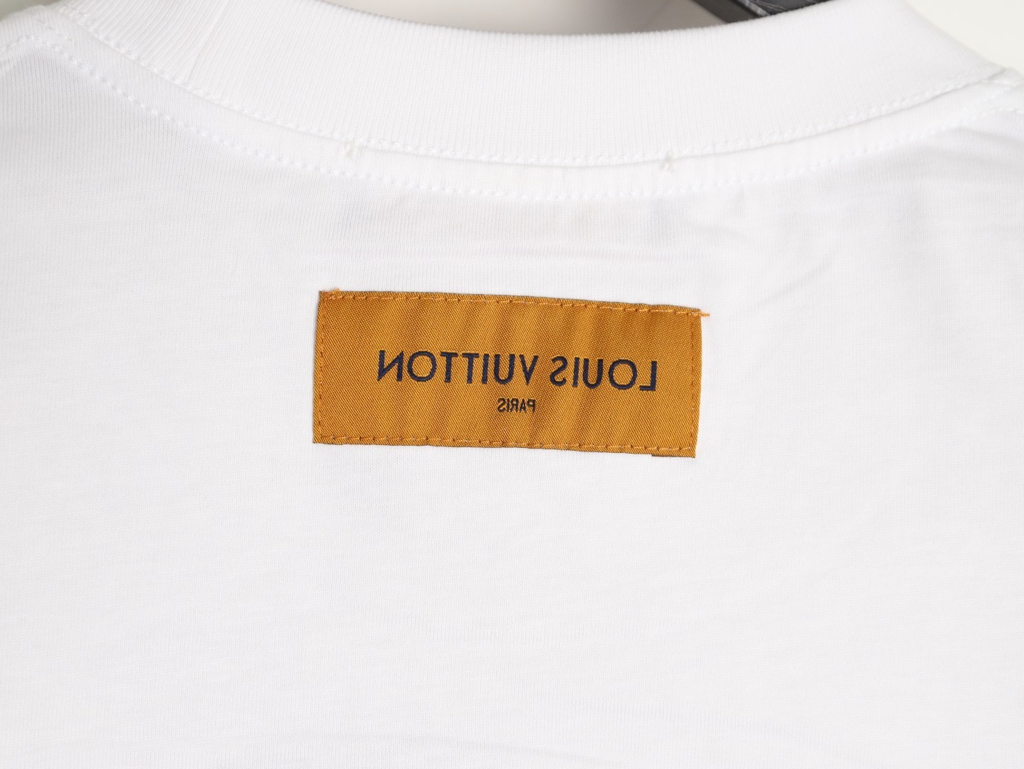 l0*is V*t0n long-sleeved t-shirt