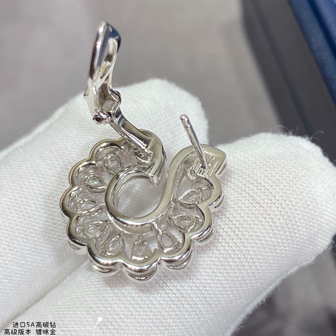 Chopard Lace Edge Earrings