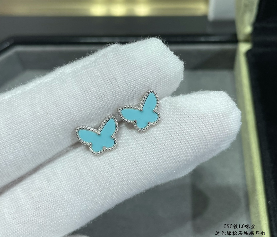 V*N CL*F & arpels turquoise mini butterfly stud earrings